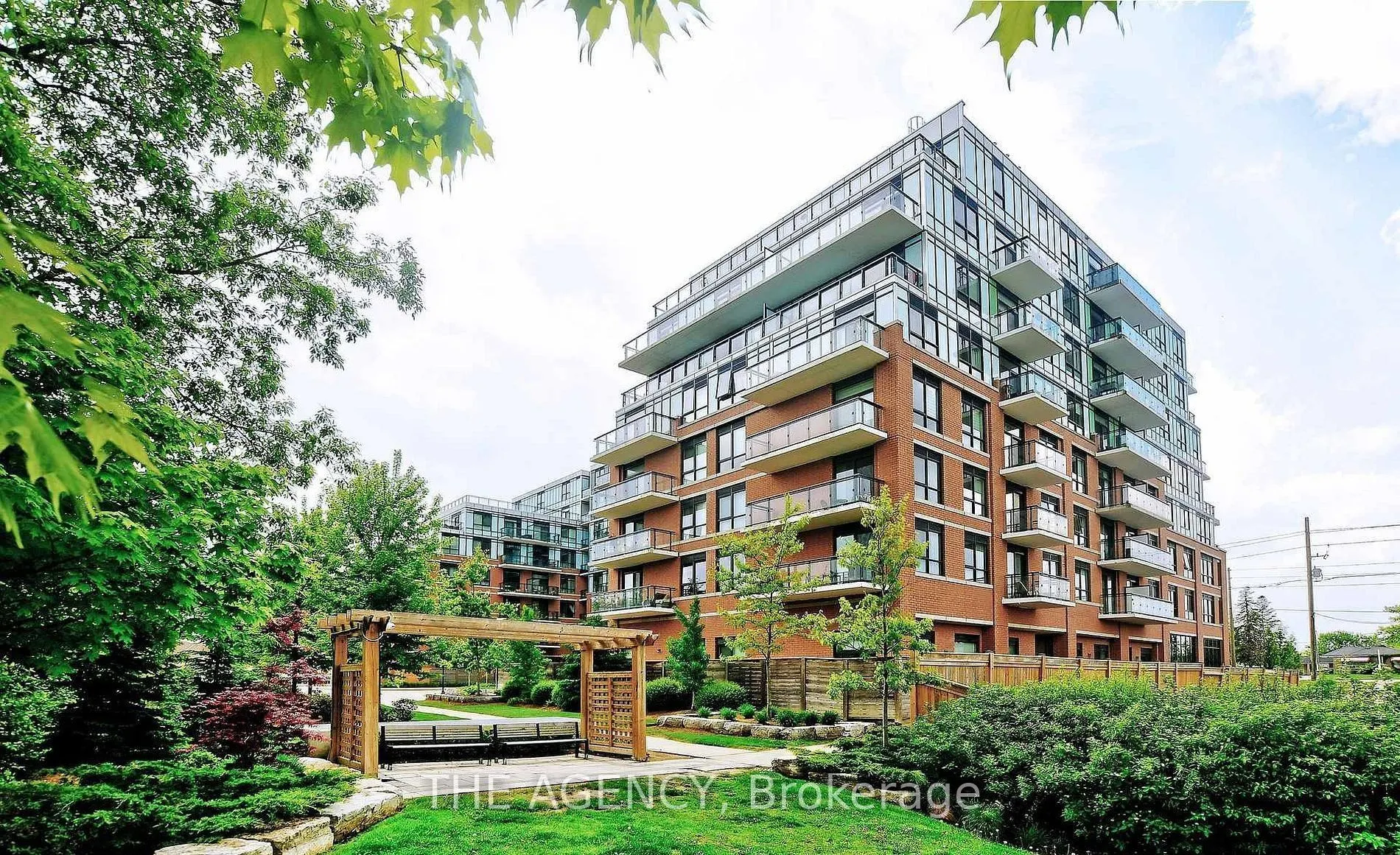 11611 Yonge Street #809