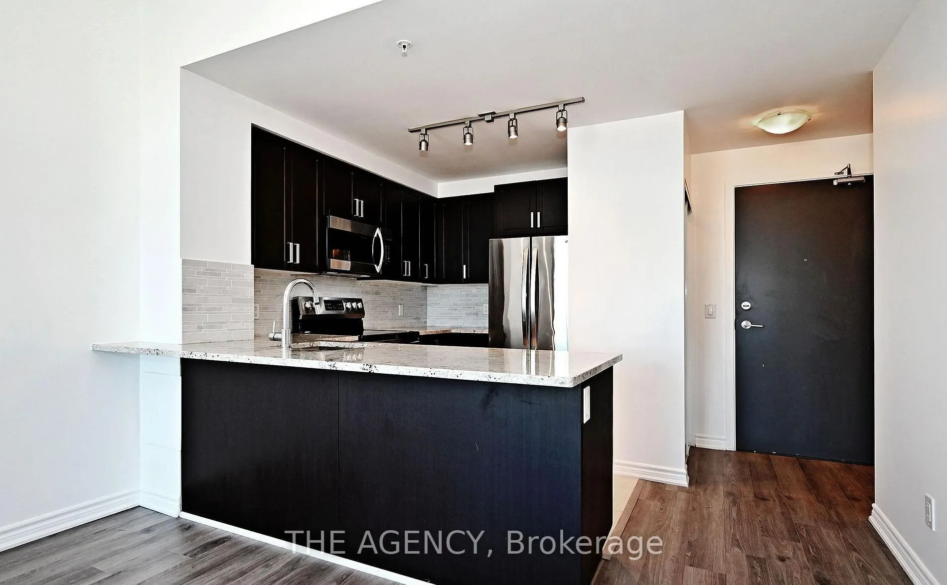 11611 Yonge Street #809