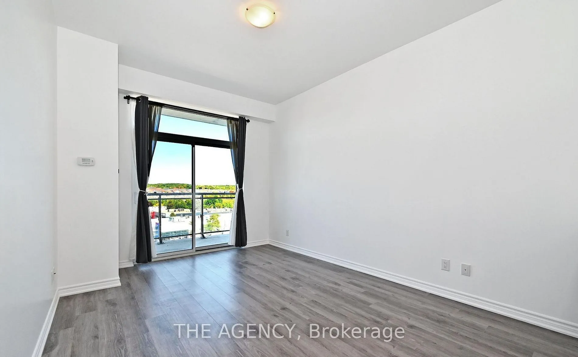 11611 Yonge Street #809