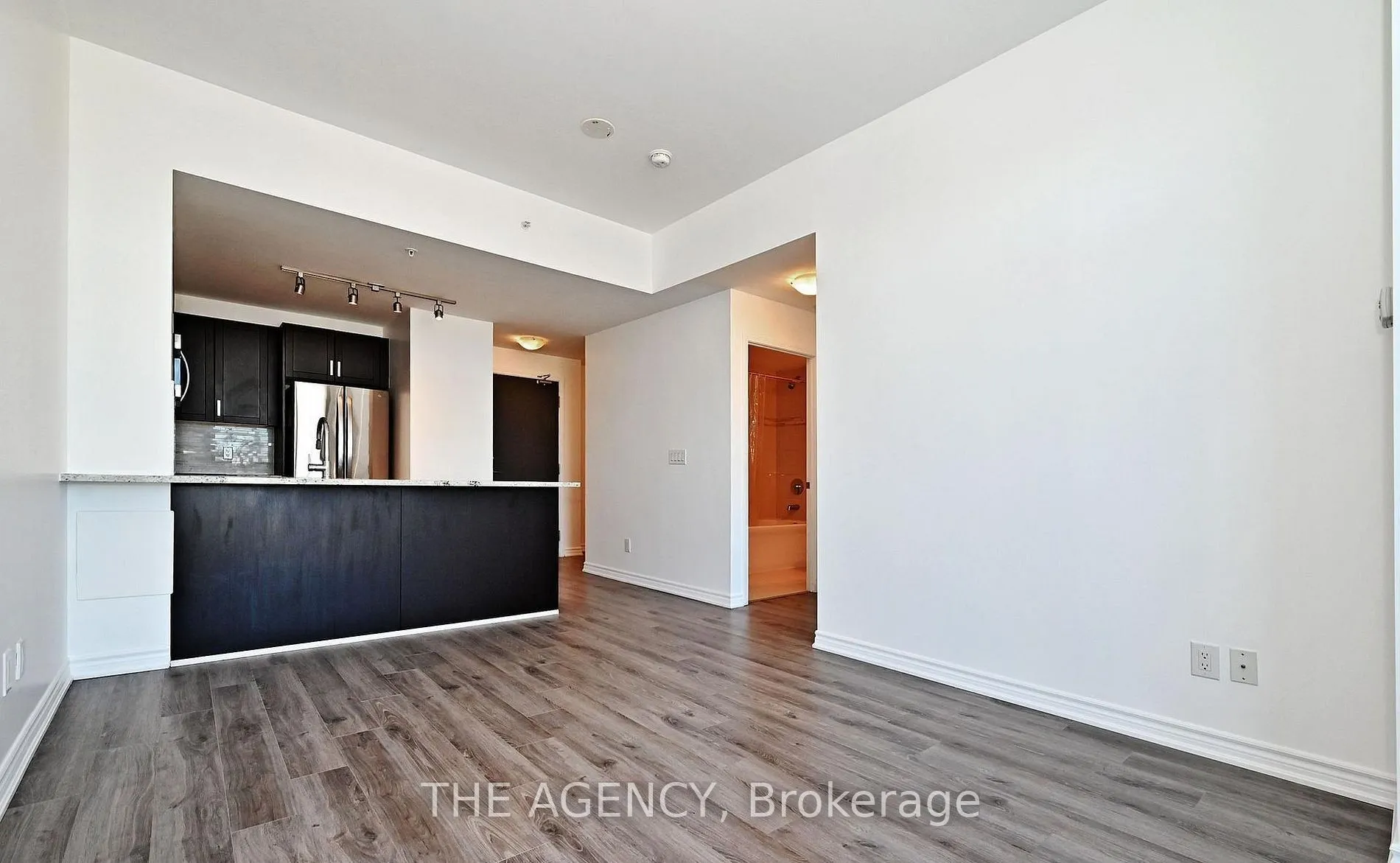 11611 Yonge Street #809