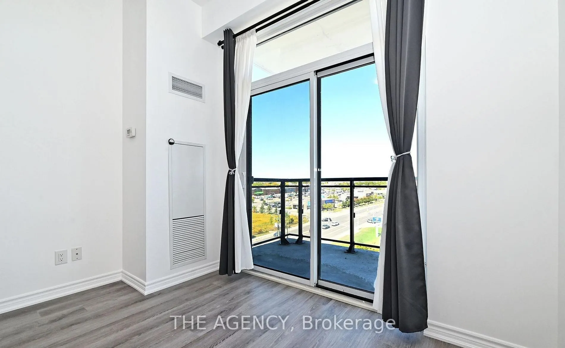 11611 Yonge Street #809