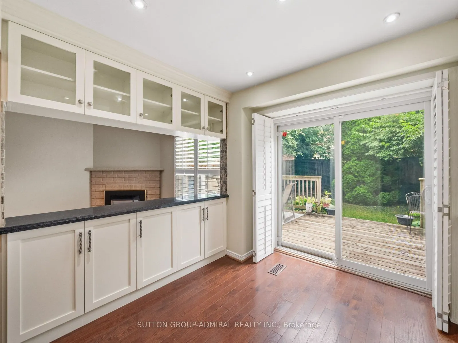 19 Jessica Gardens