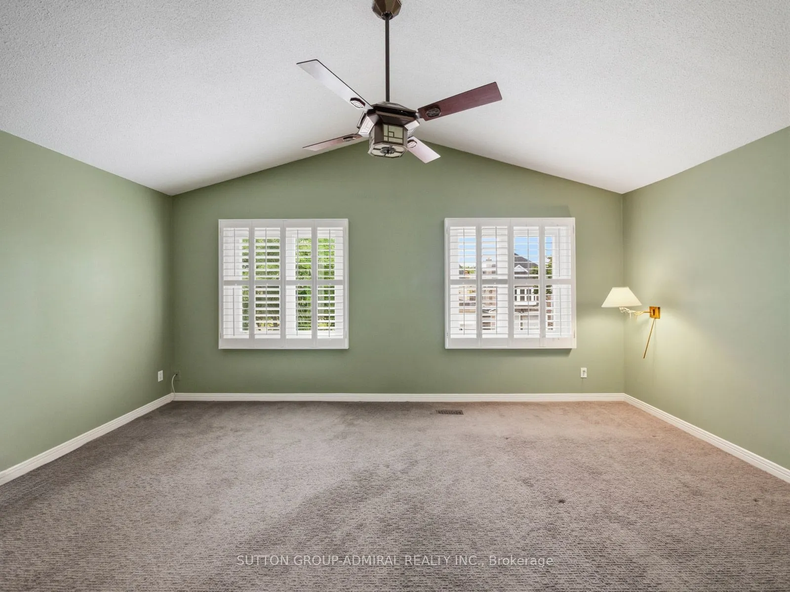 19 Jessica Gardens