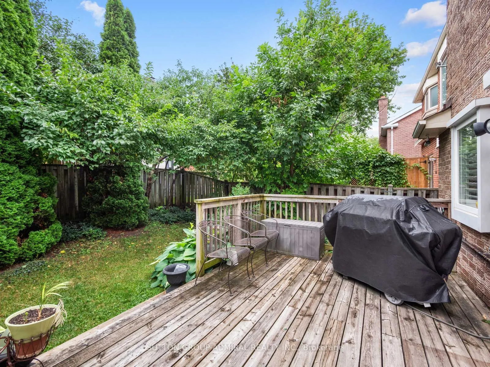 19 Jessica Gardens