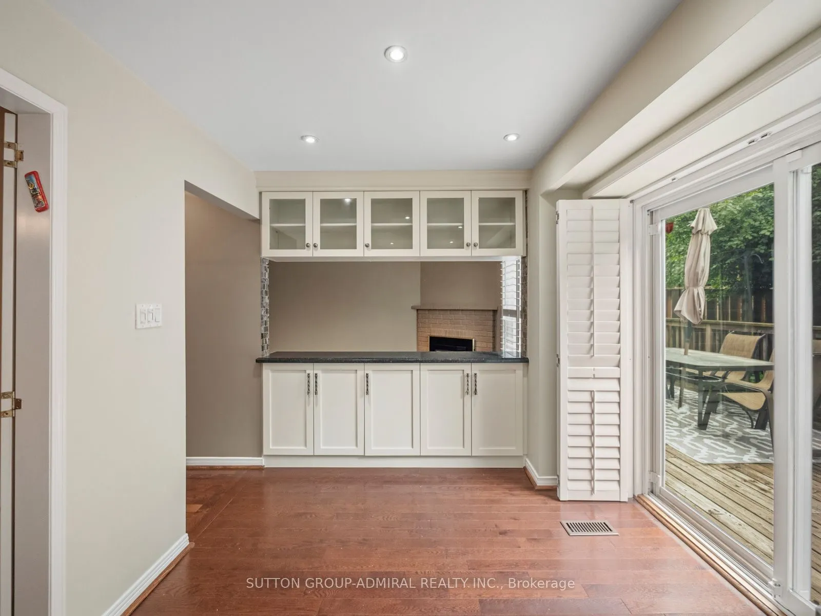 19 Jessica Gardens