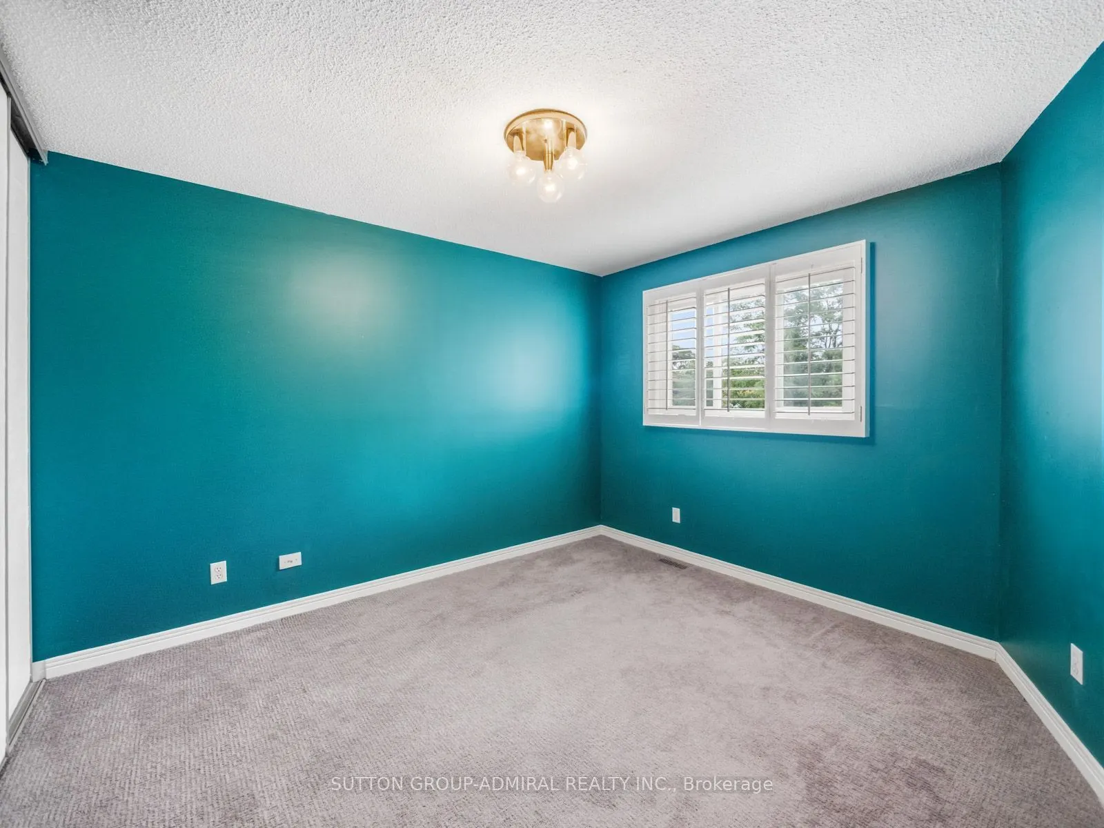 19 Jessica Gardens