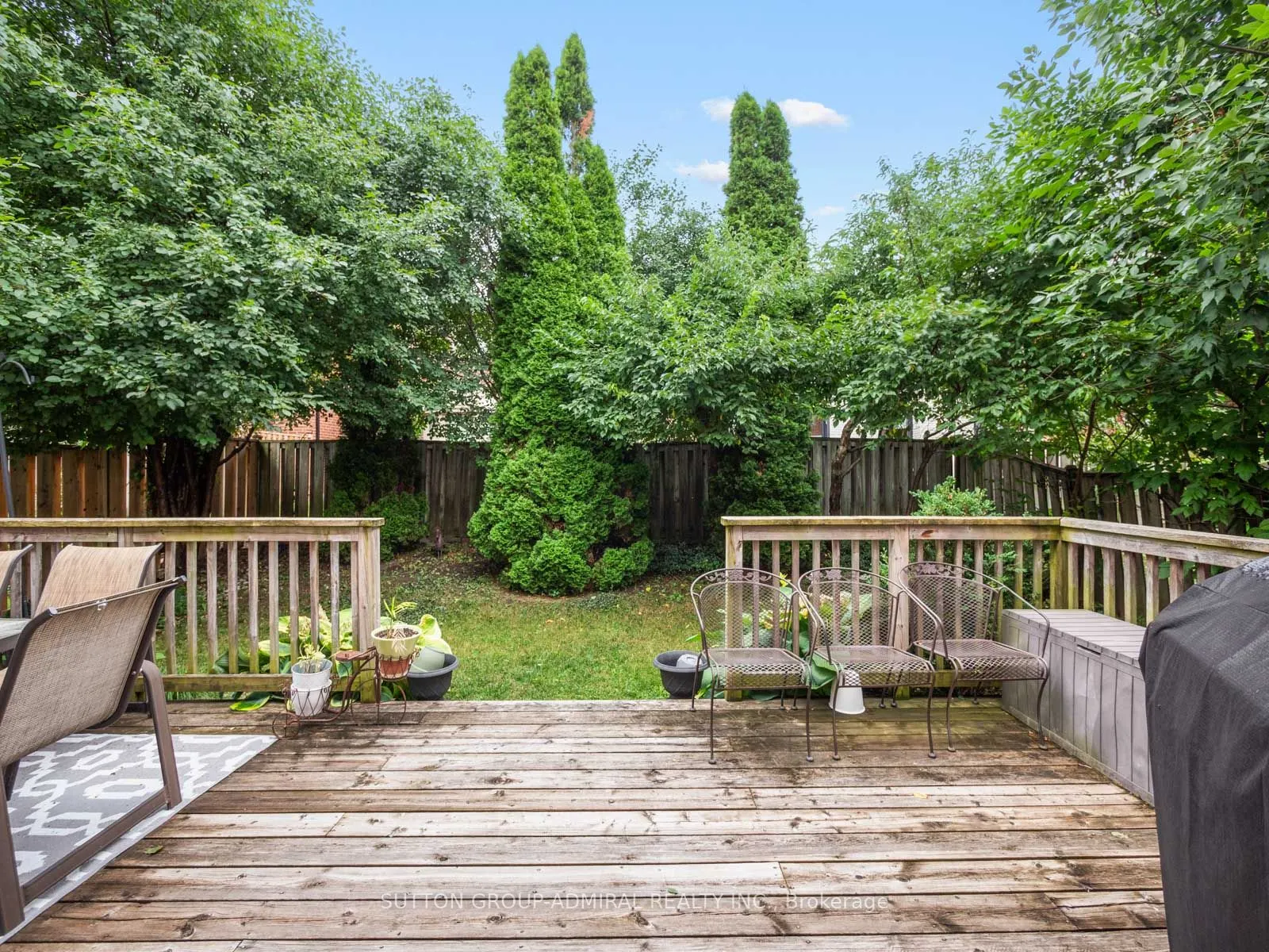 19 Jessica Gardens