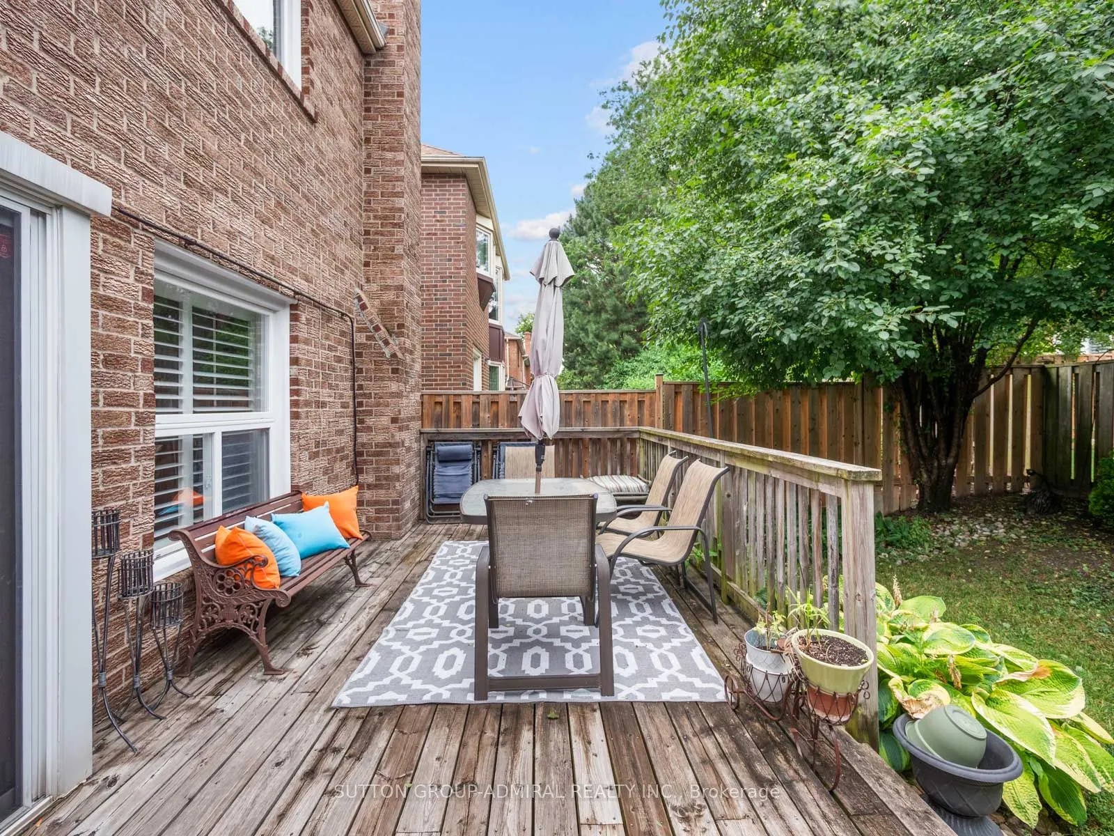 19 Jessica Gardens