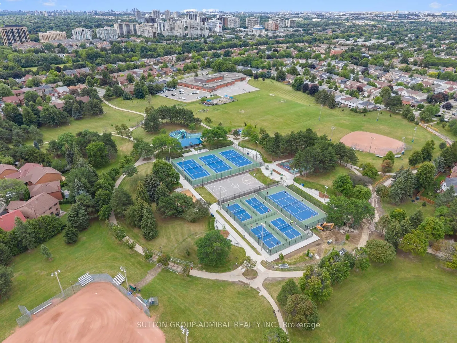 19 Jessica Gardens