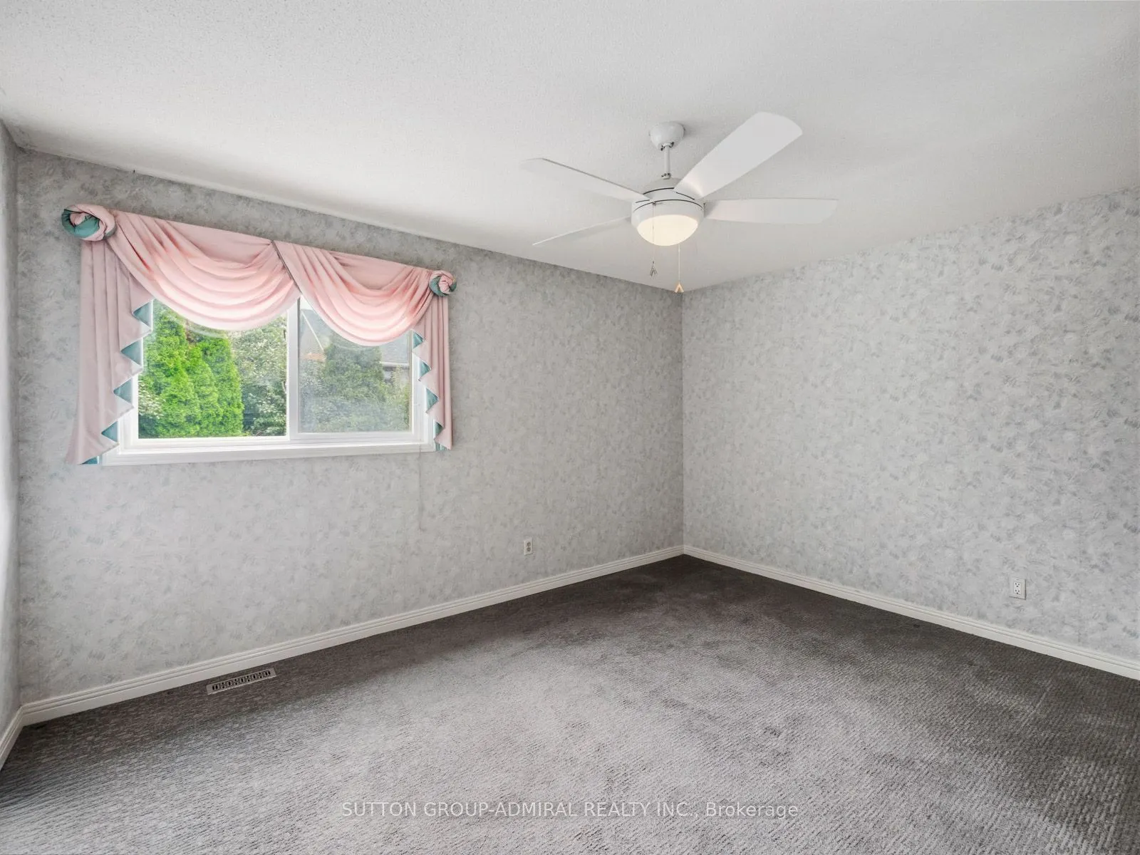 19 Jessica Gardens