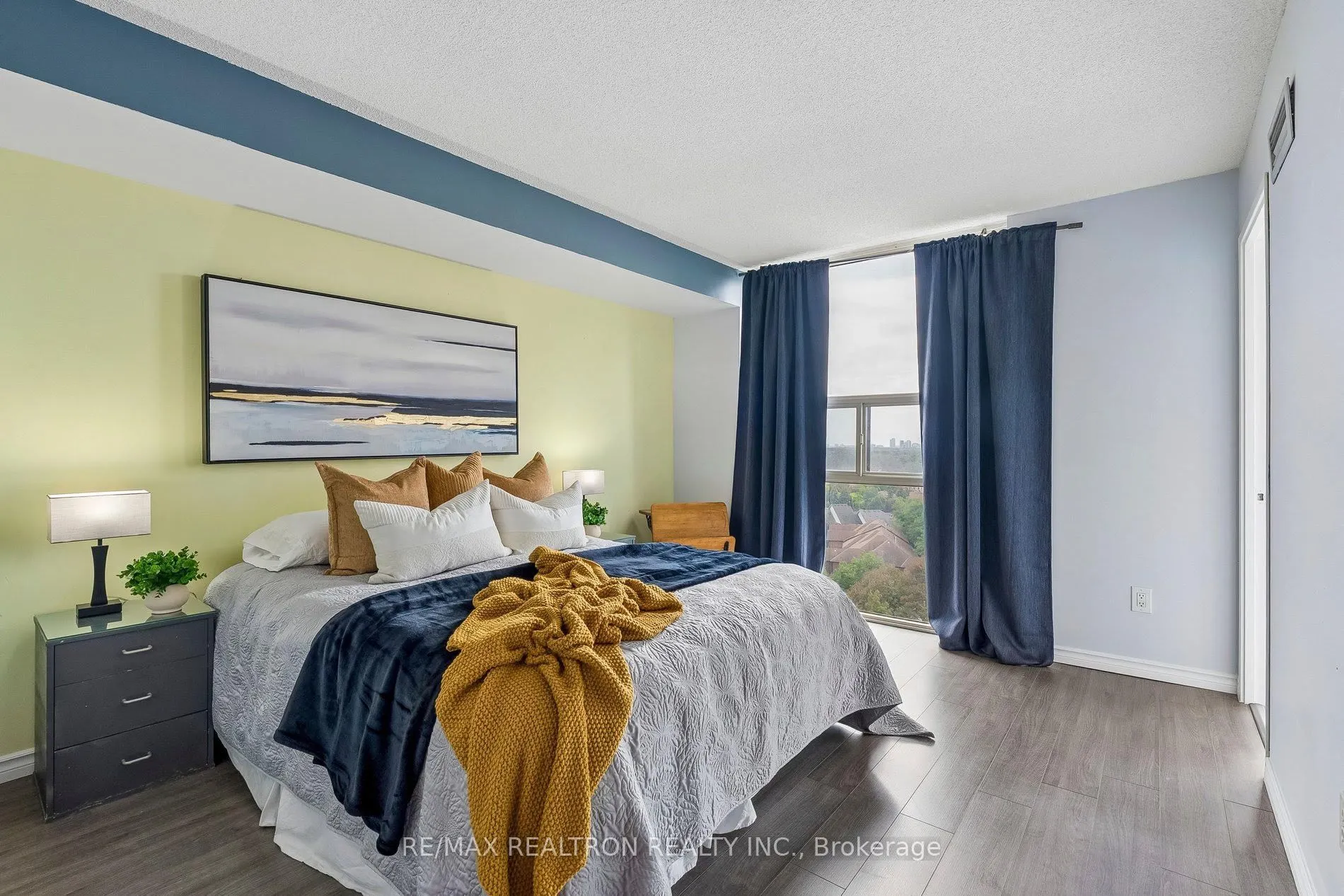 30 Harding Boulevard W #1111