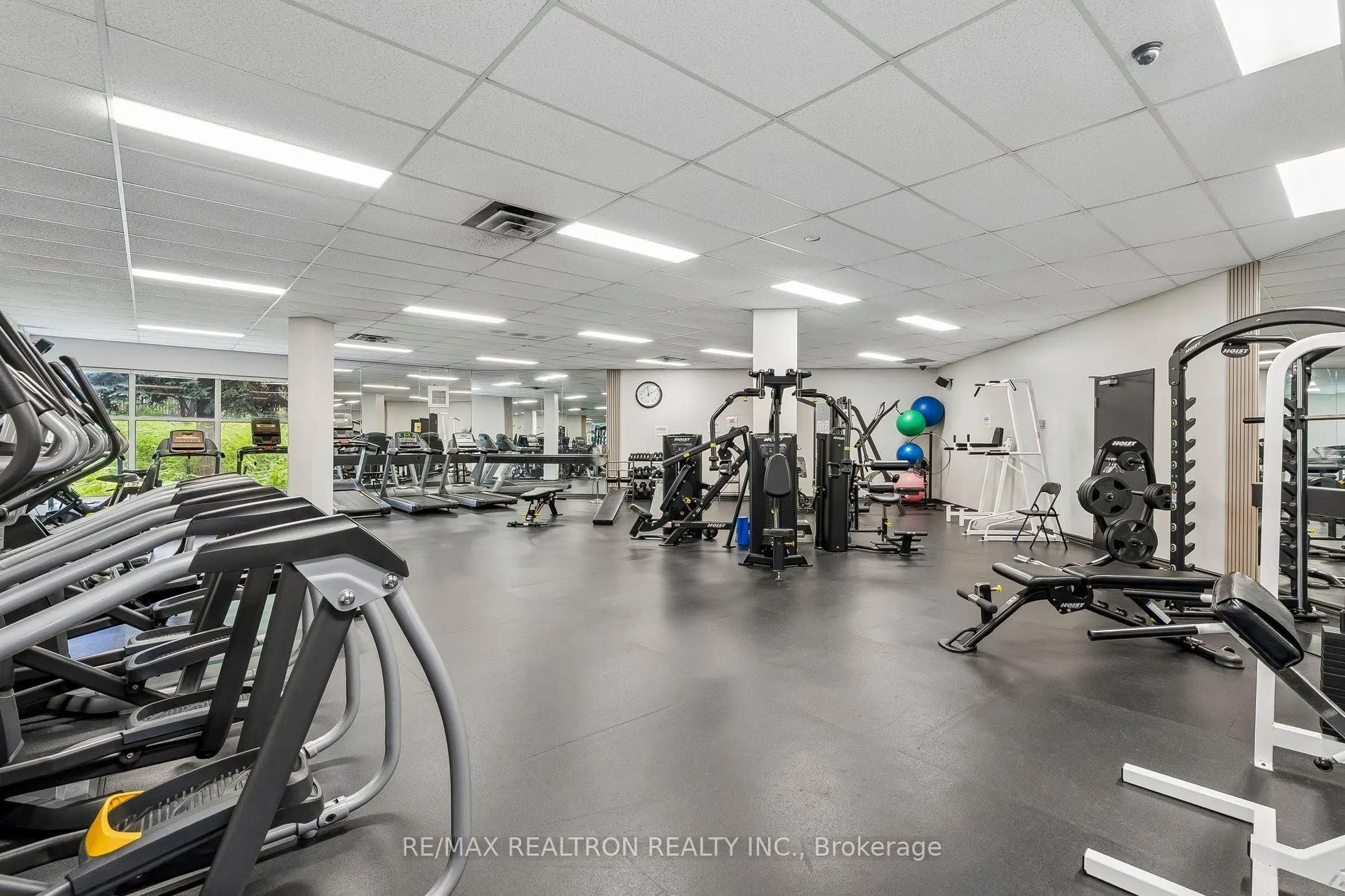 30 Harding Boulevard W #1111