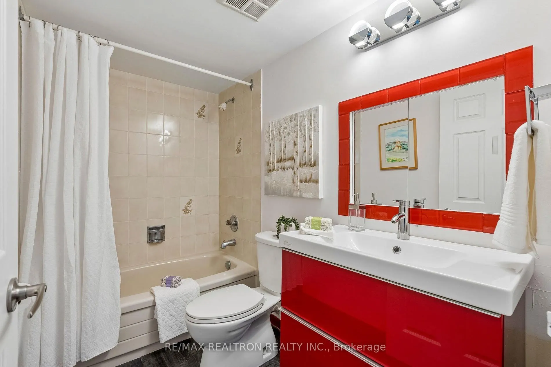 30 Harding Boulevard W #1111