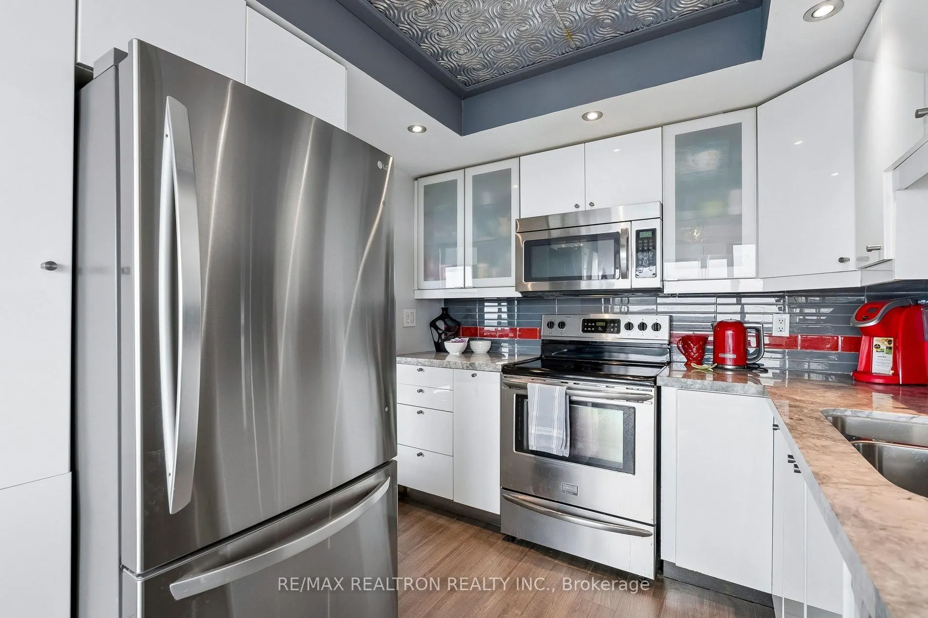 30 Harding Boulevard W #1111