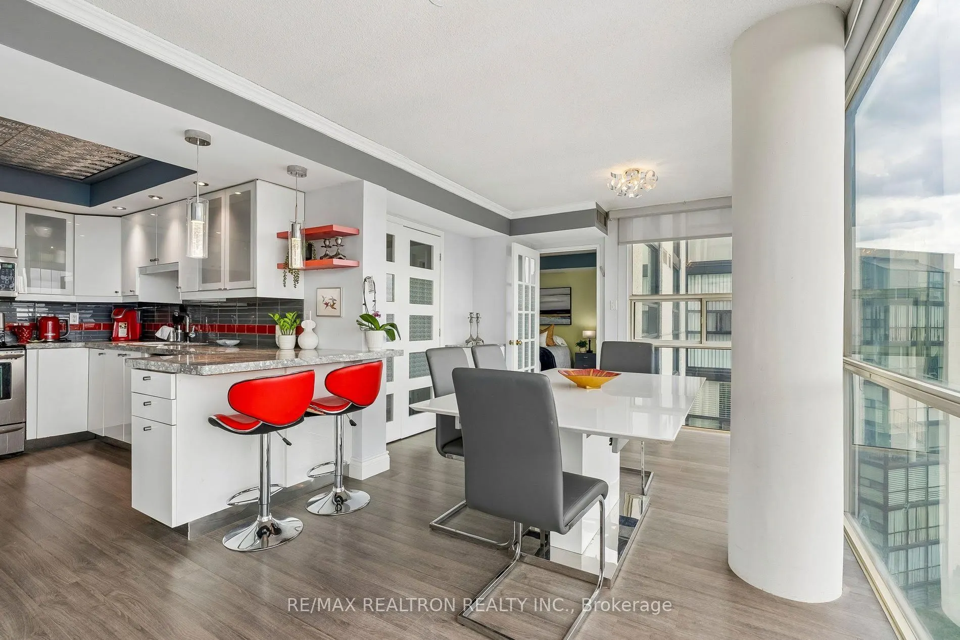 30 Harding Boulevard W #1111
