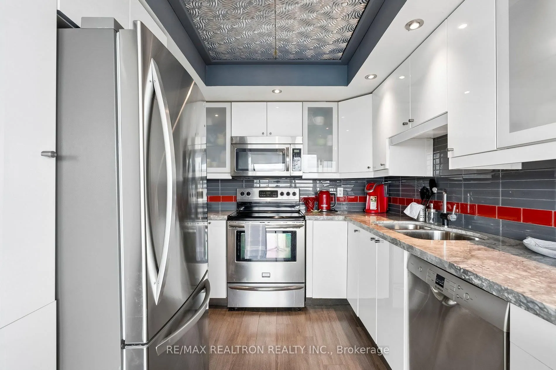 30 Harding Boulevard W #1111