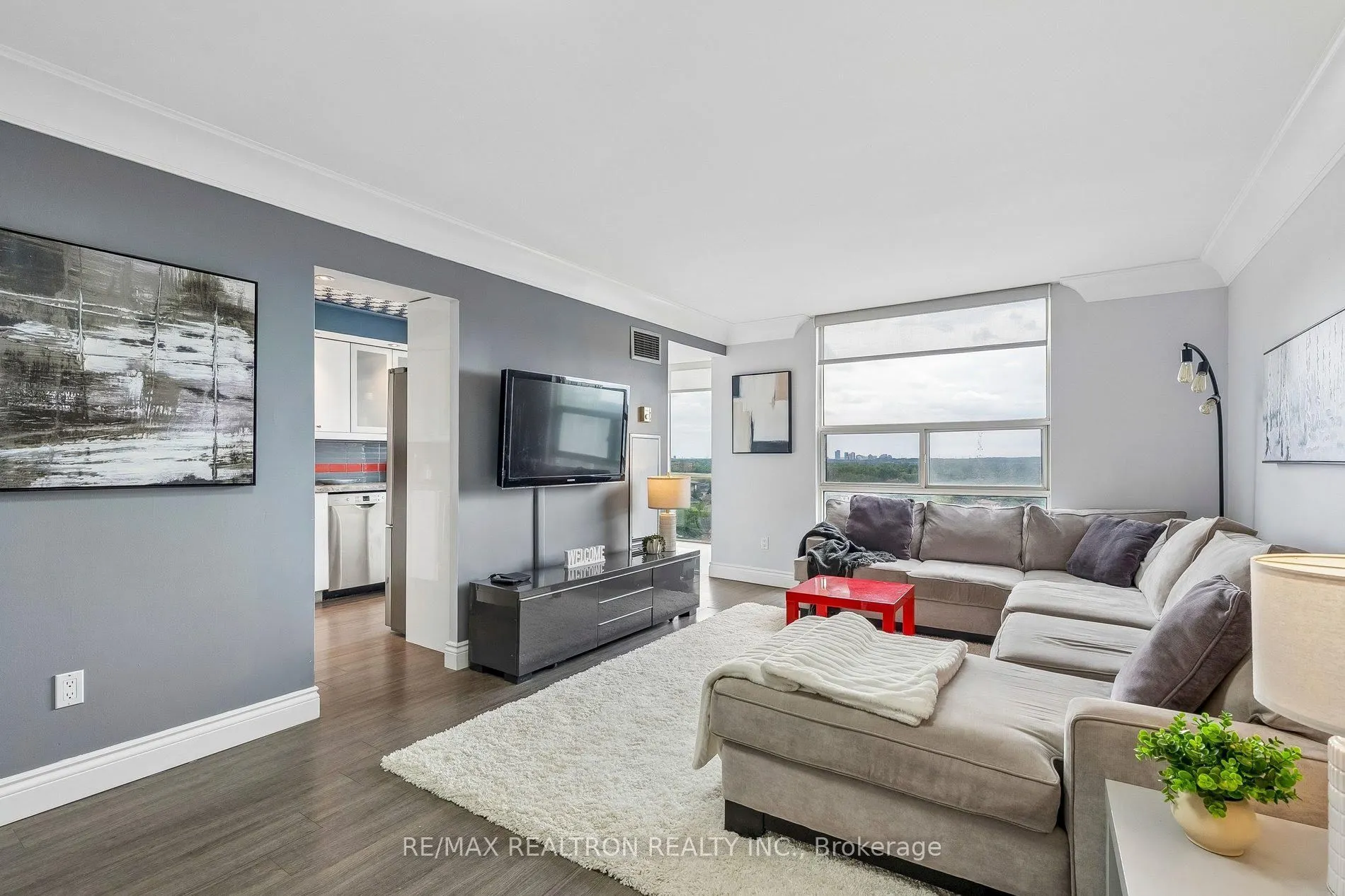 30 Harding Boulevard W #1111