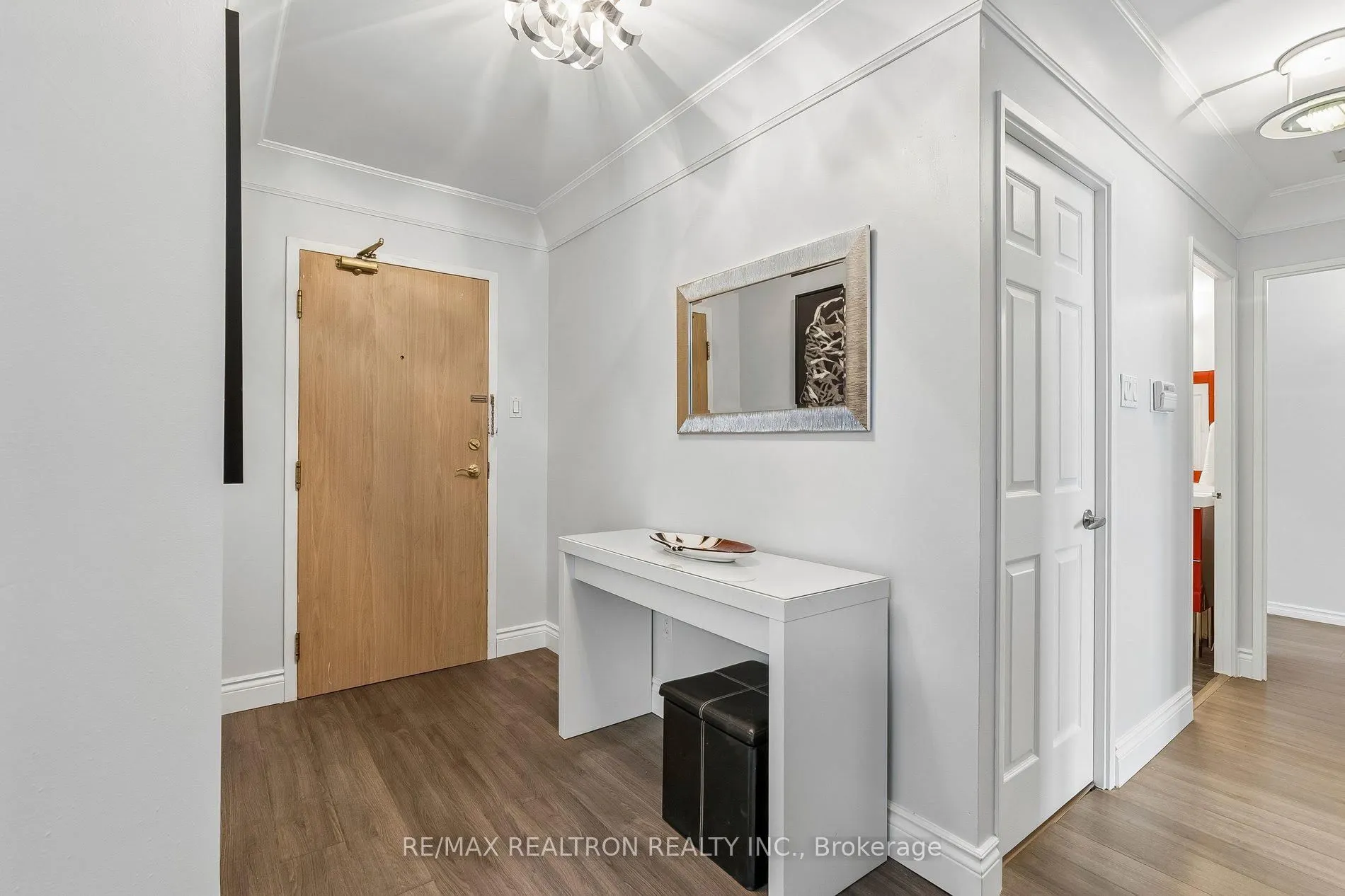 30 Harding Boulevard W #1111