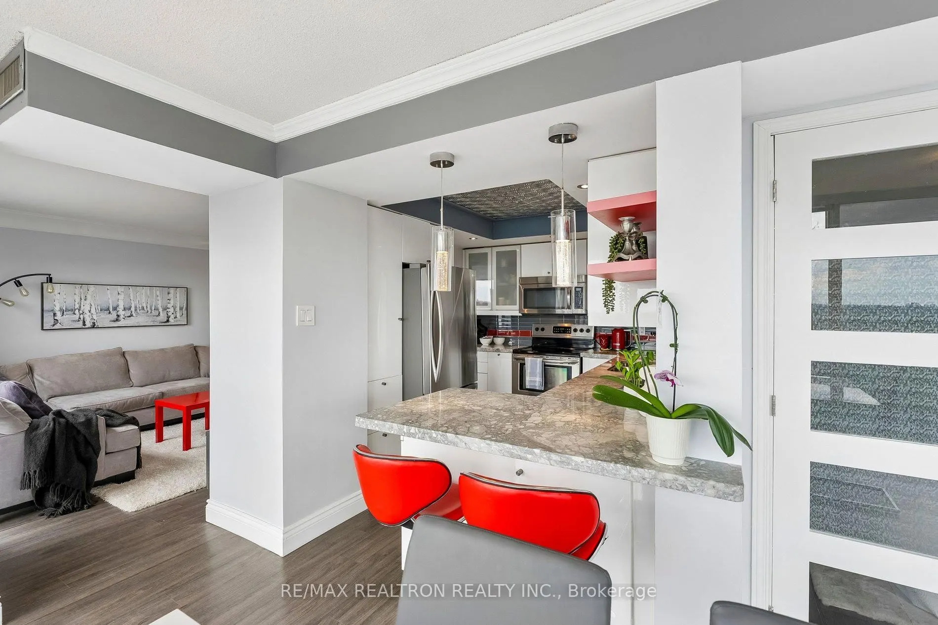 30 Harding Boulevard W #1111