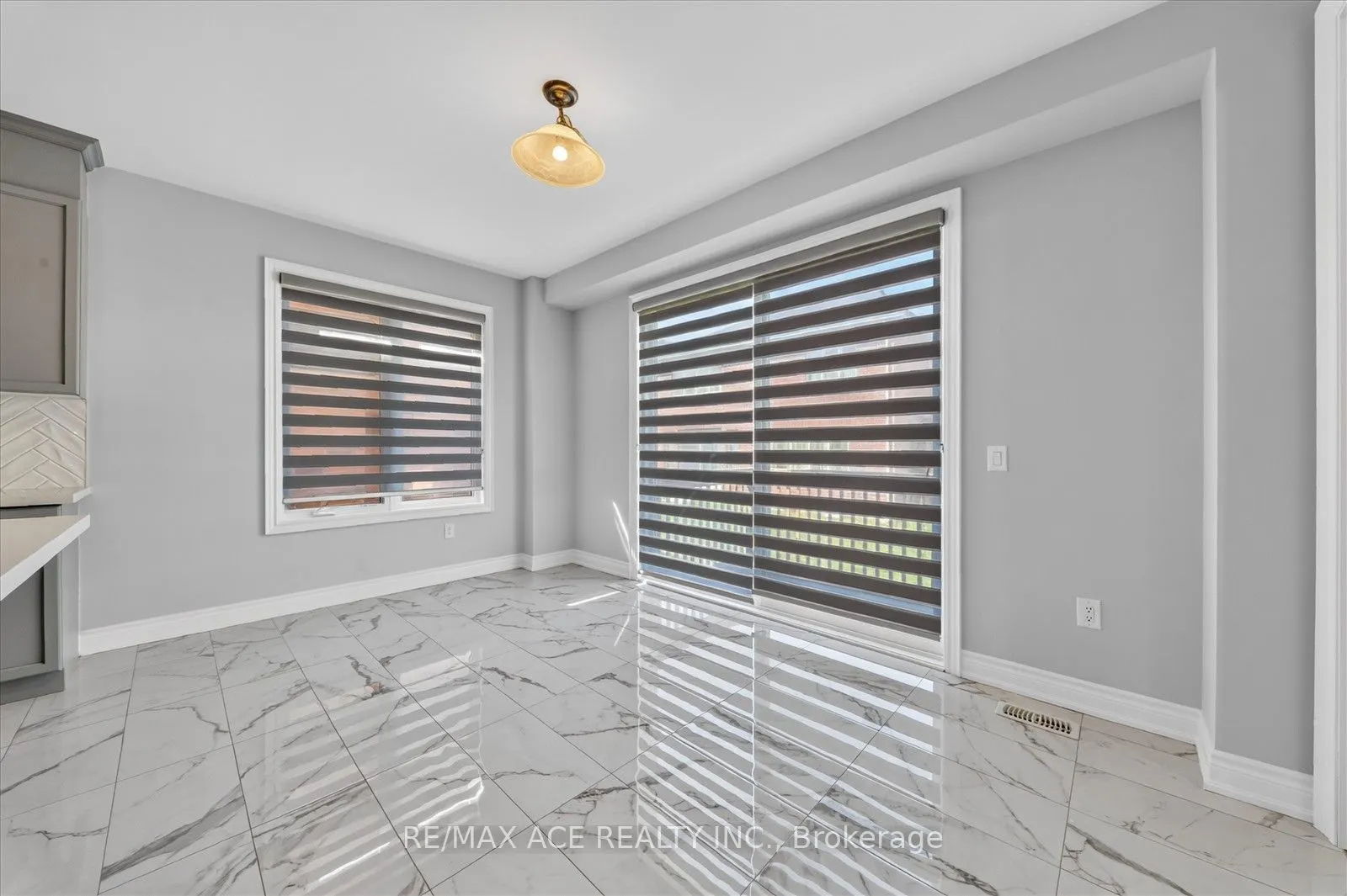 10 Hitching Post Road