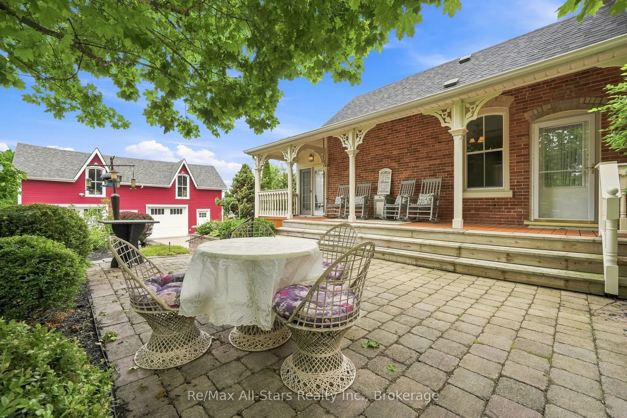 122 Cameron Street E