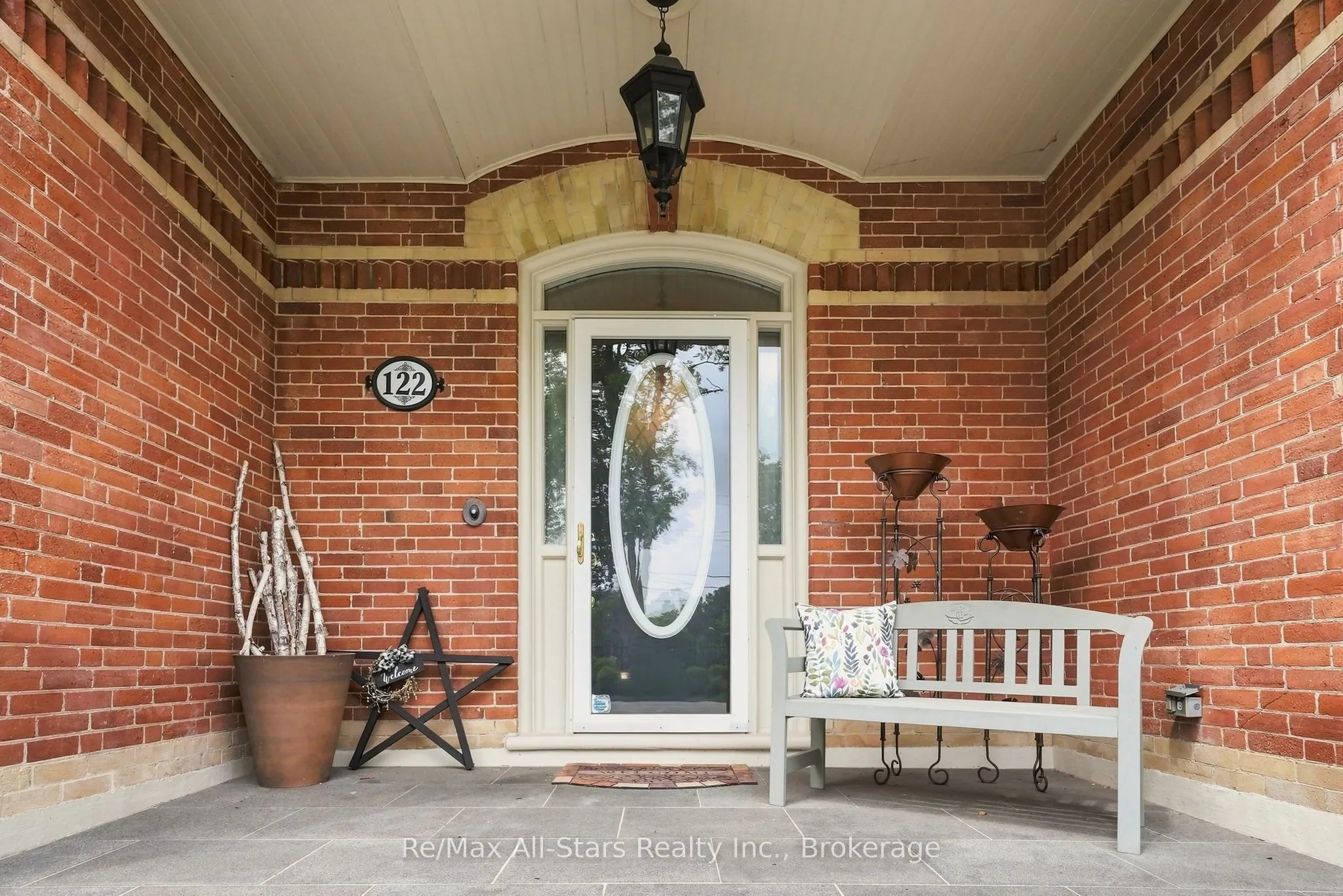 122 Cameron Street E