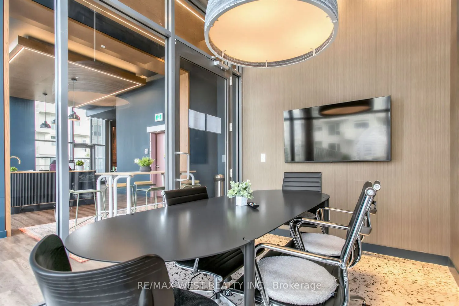 10 Abeja Street #1516