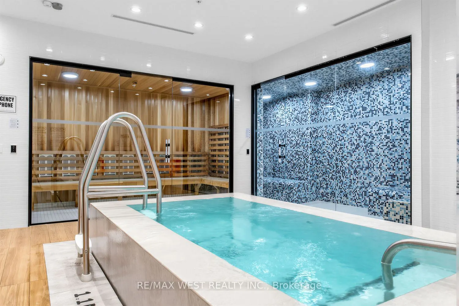 10 Abeja Street #1516