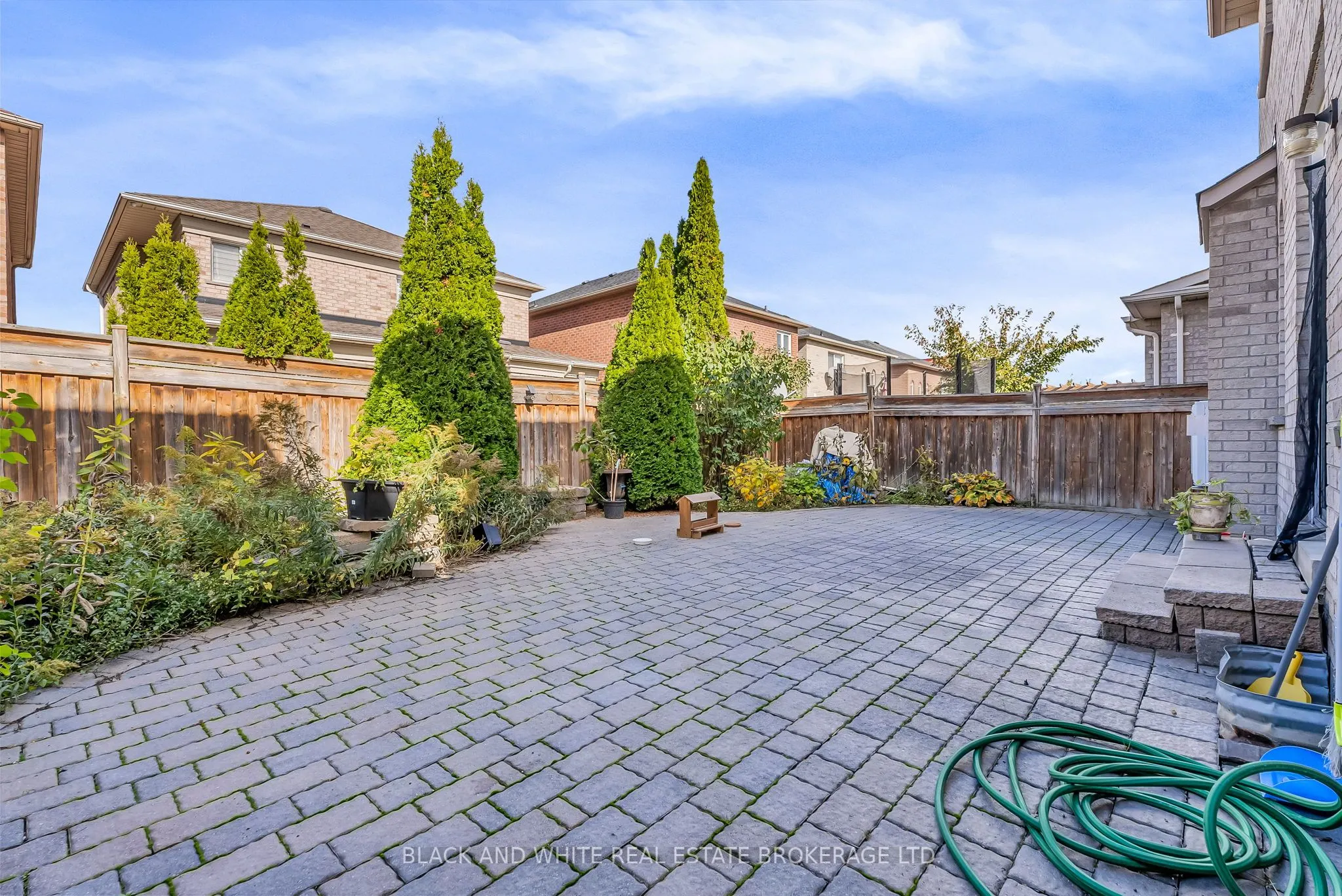 18 Daiseyfield Crescent