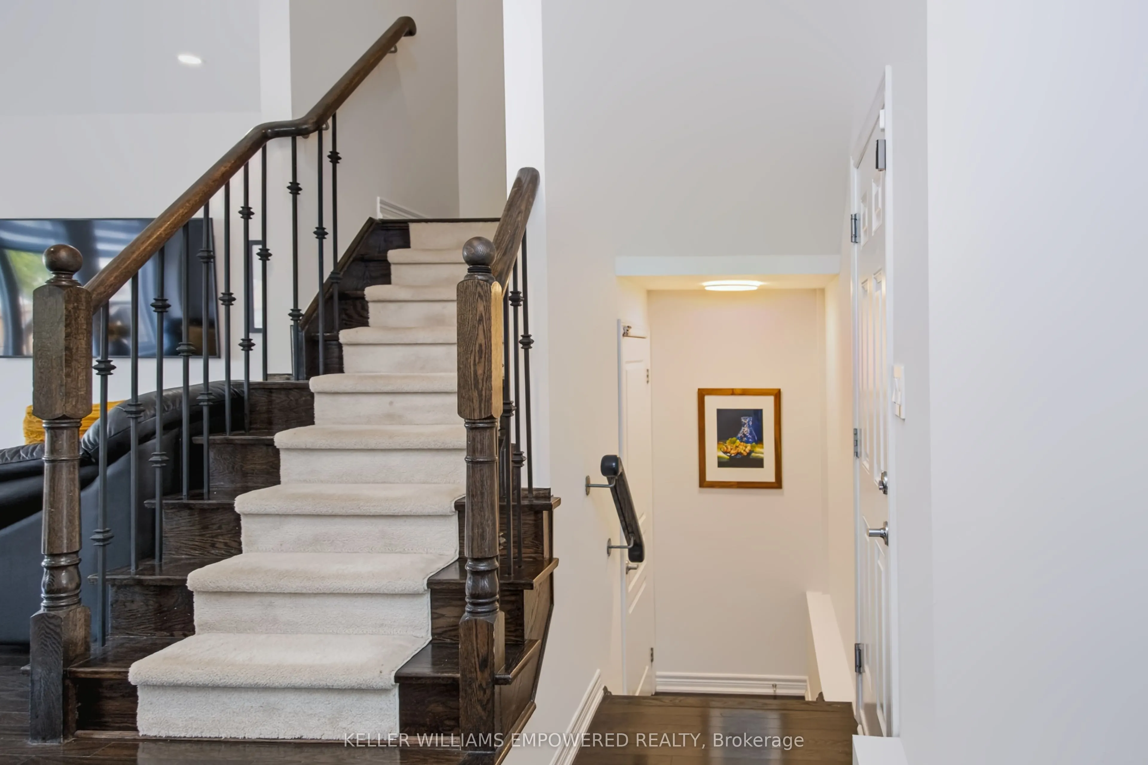 33 Winisk Street