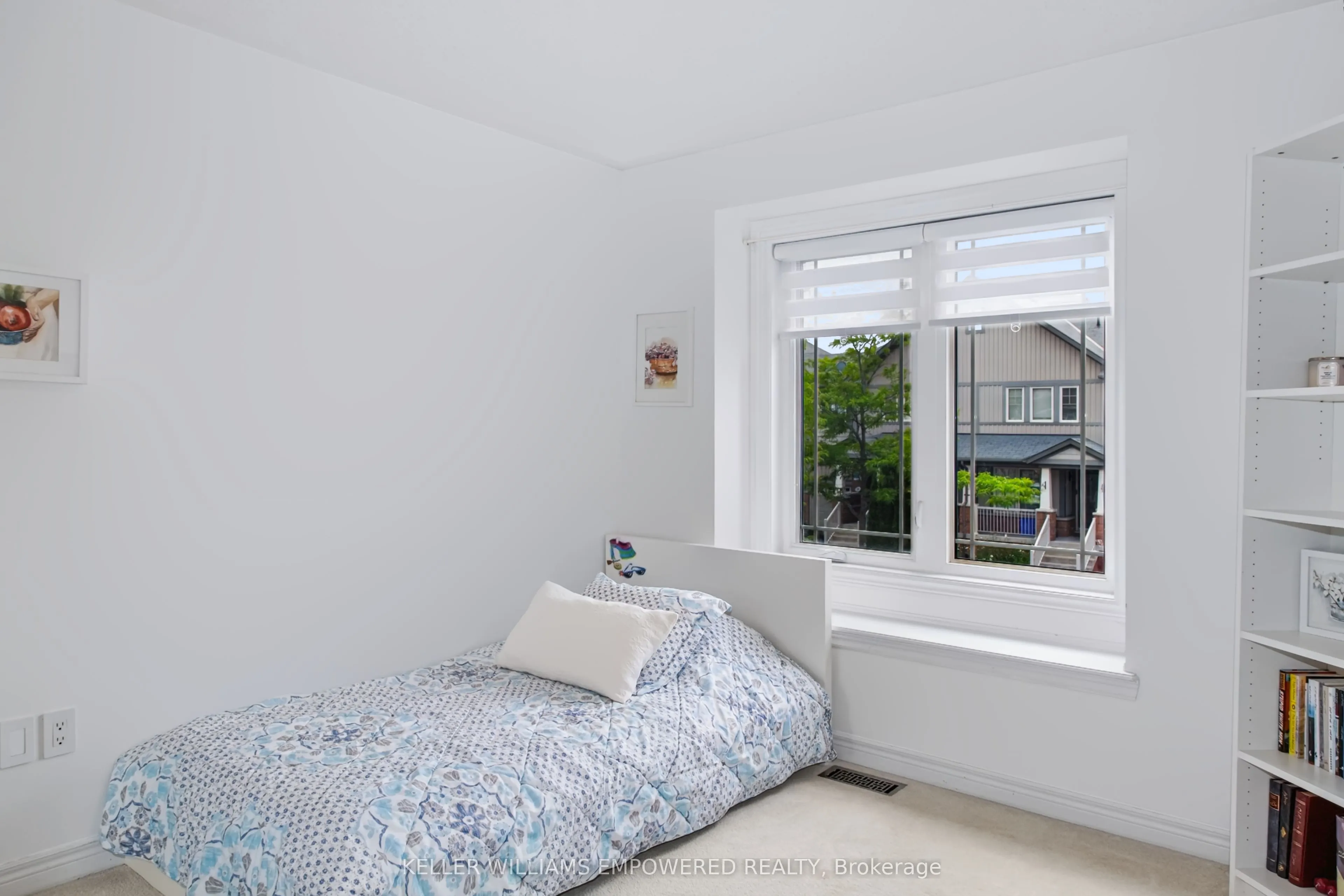 33 Winisk Street