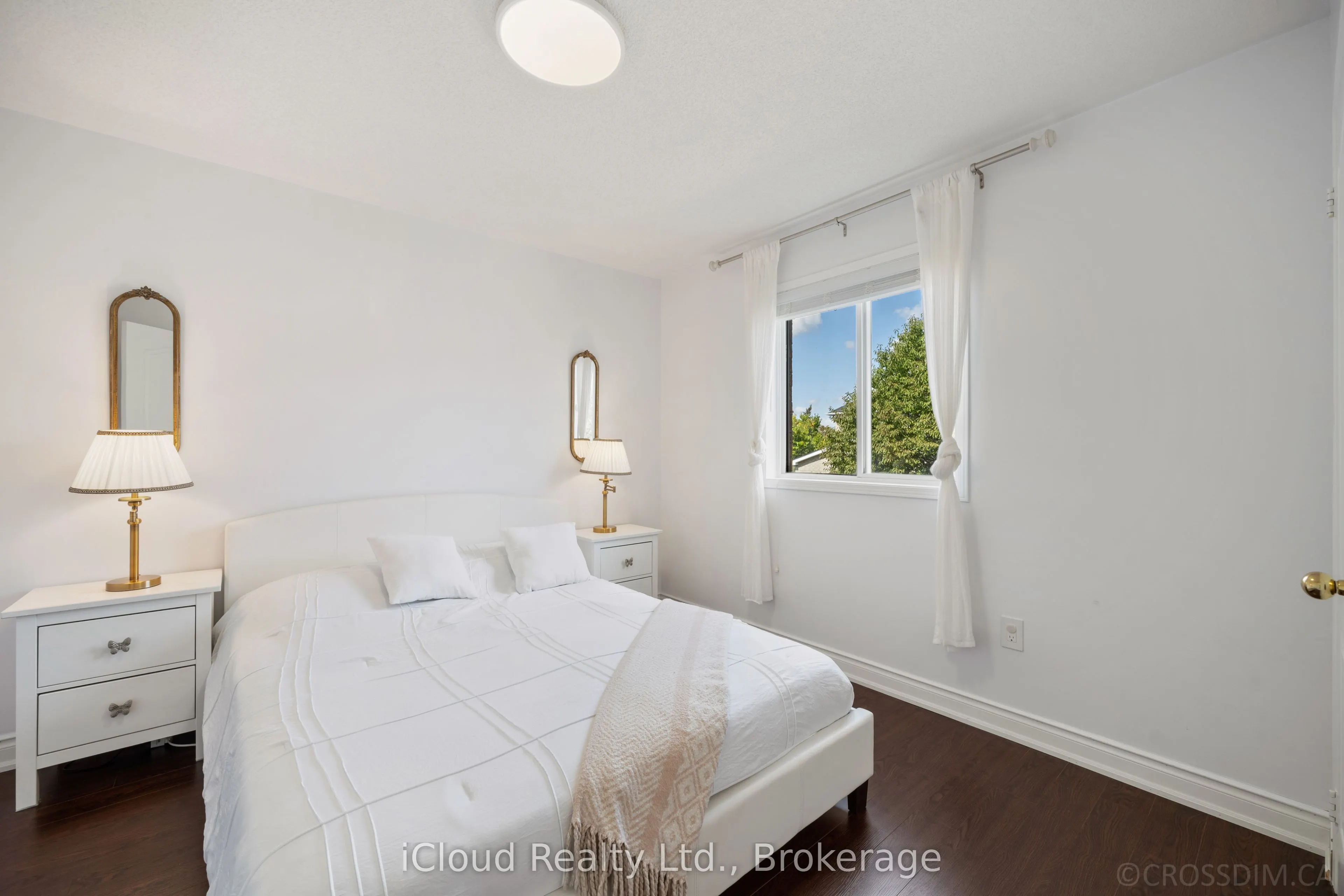 60 Tuscana Boulevard
