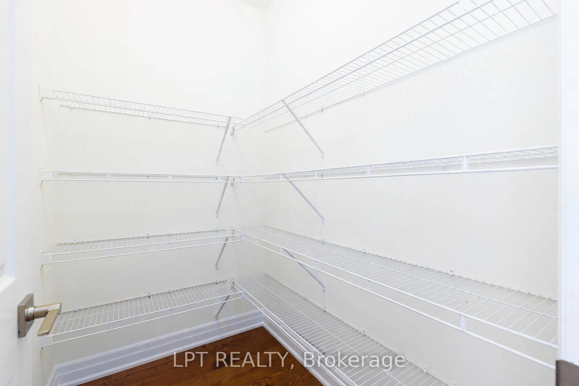 32 Max Bulmer Court