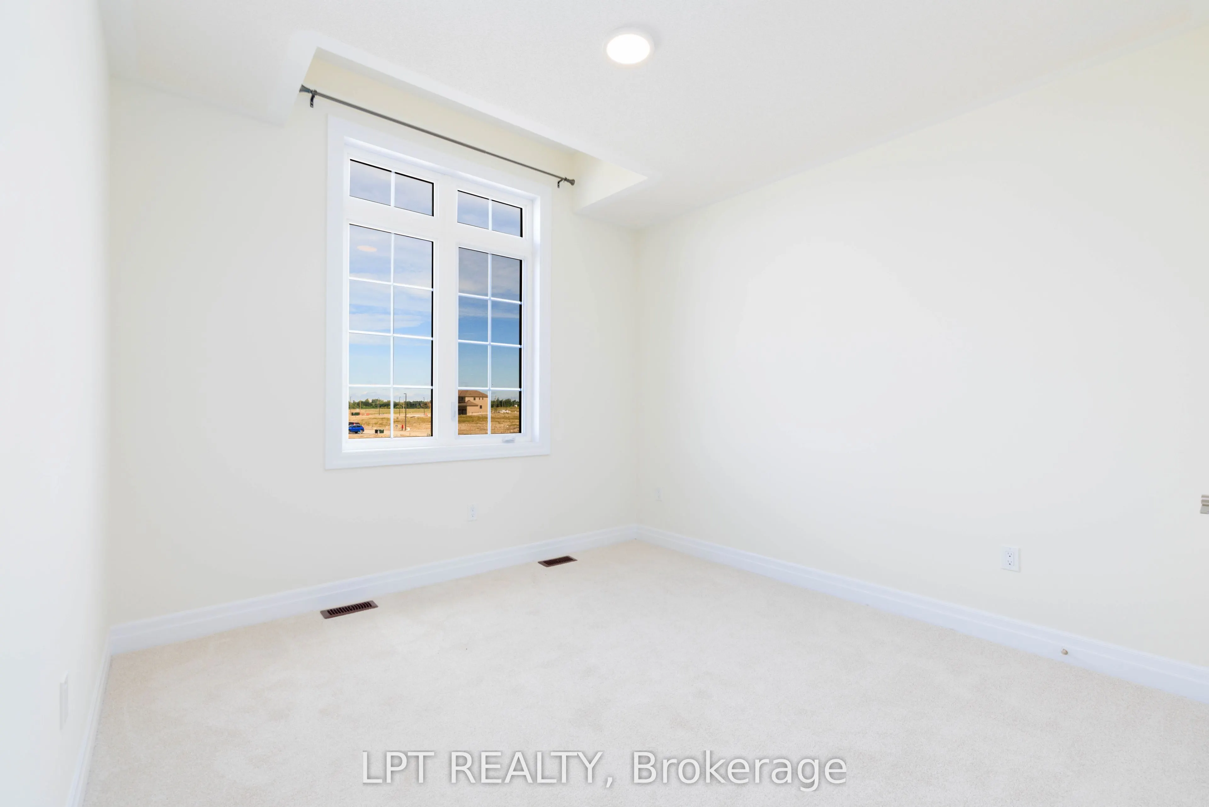 32 Max Bulmer Court