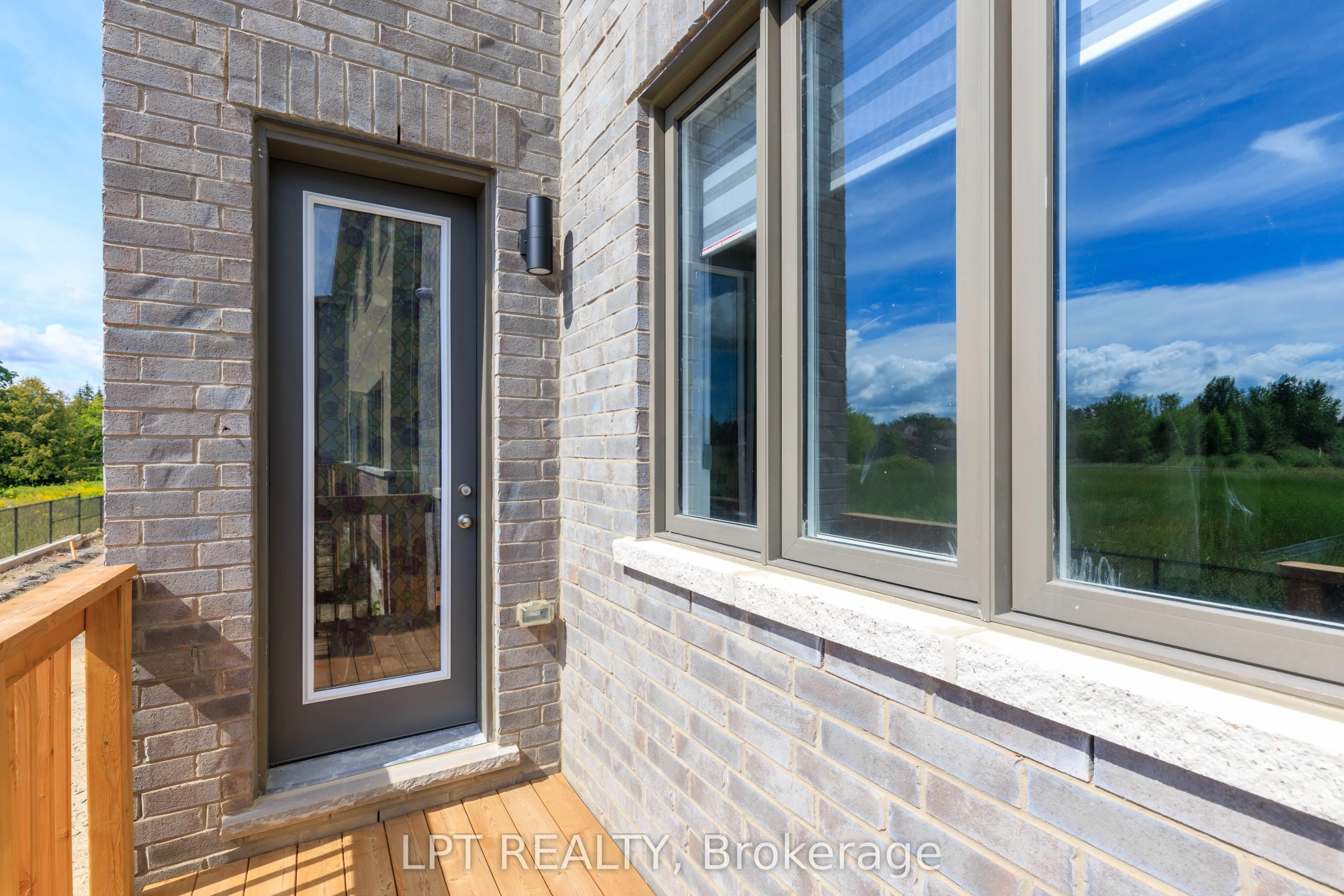32 Max Bulmer Court
