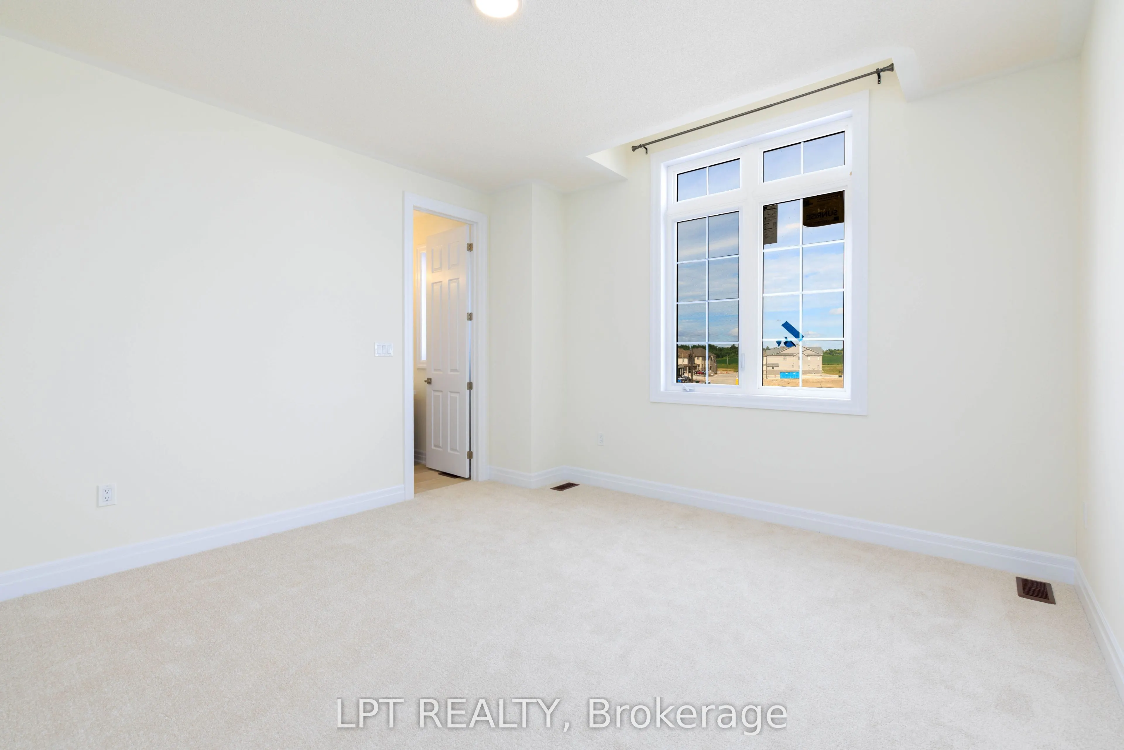 32 Max Bulmer Court