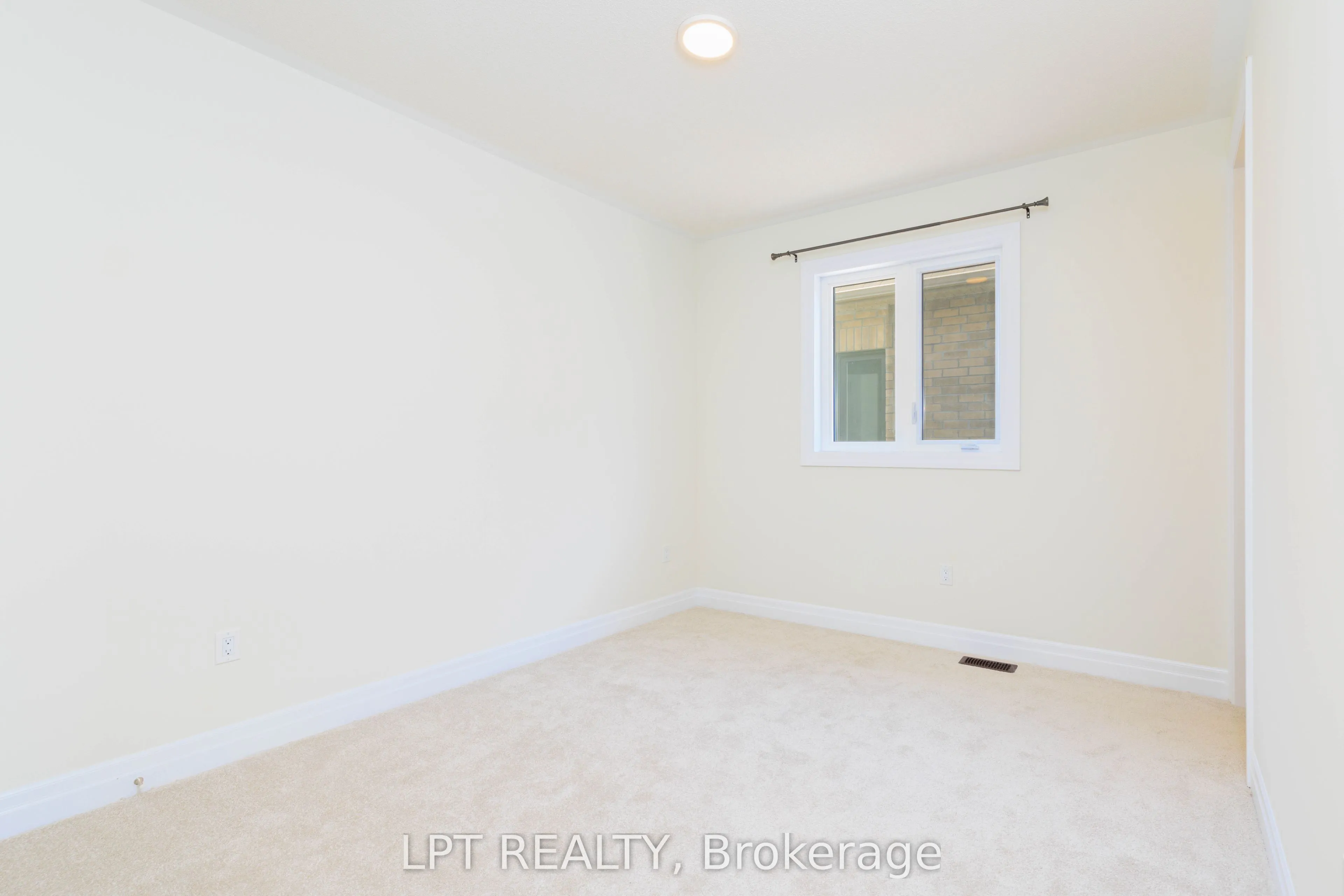 32 Max Bulmer Court