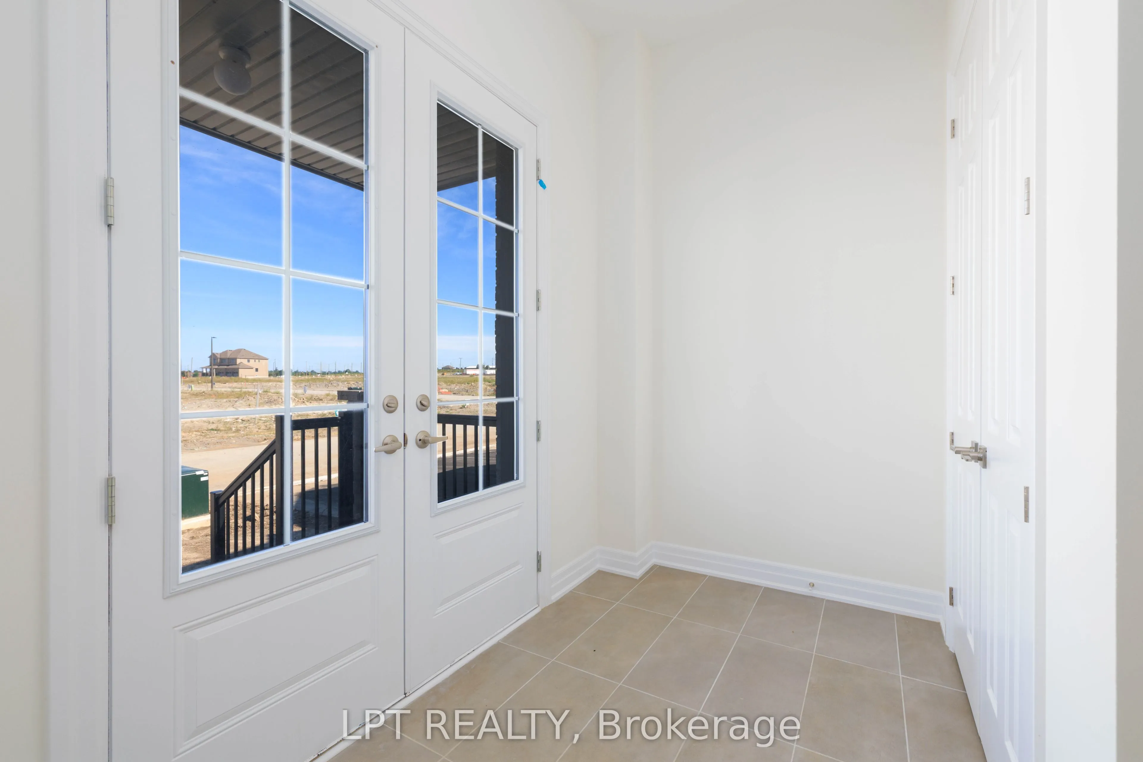 32 Max Bulmer Court