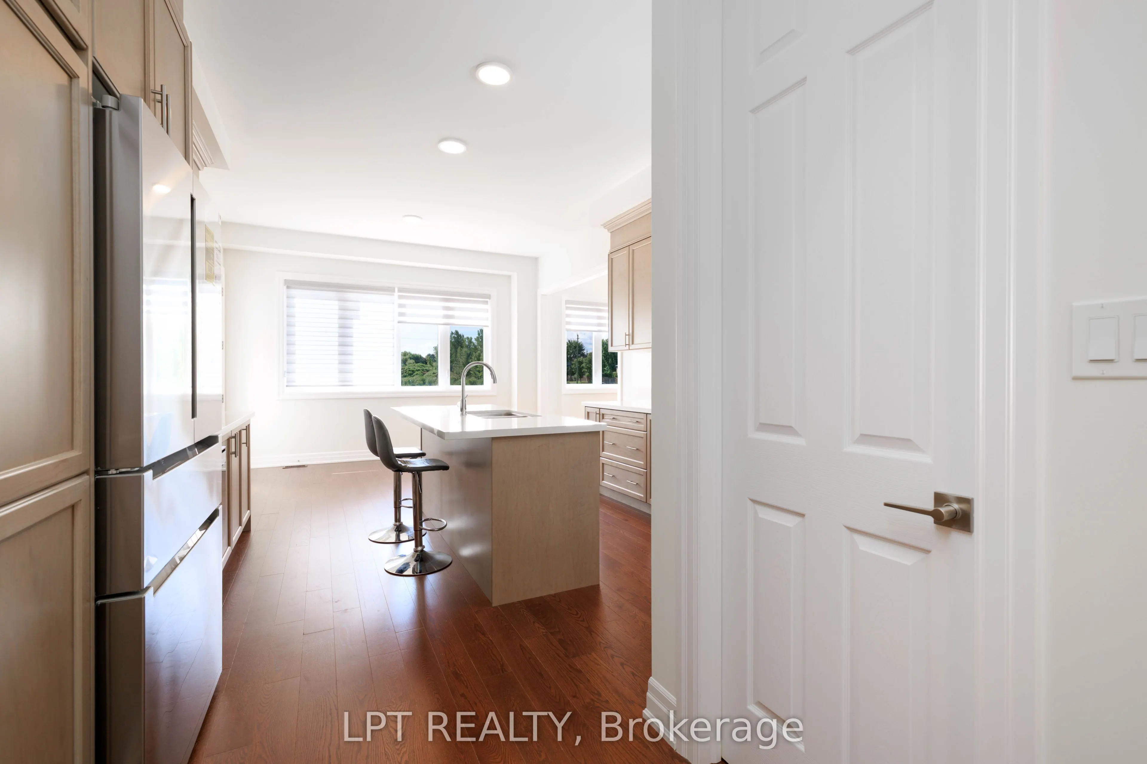 32 Max Bulmer Court