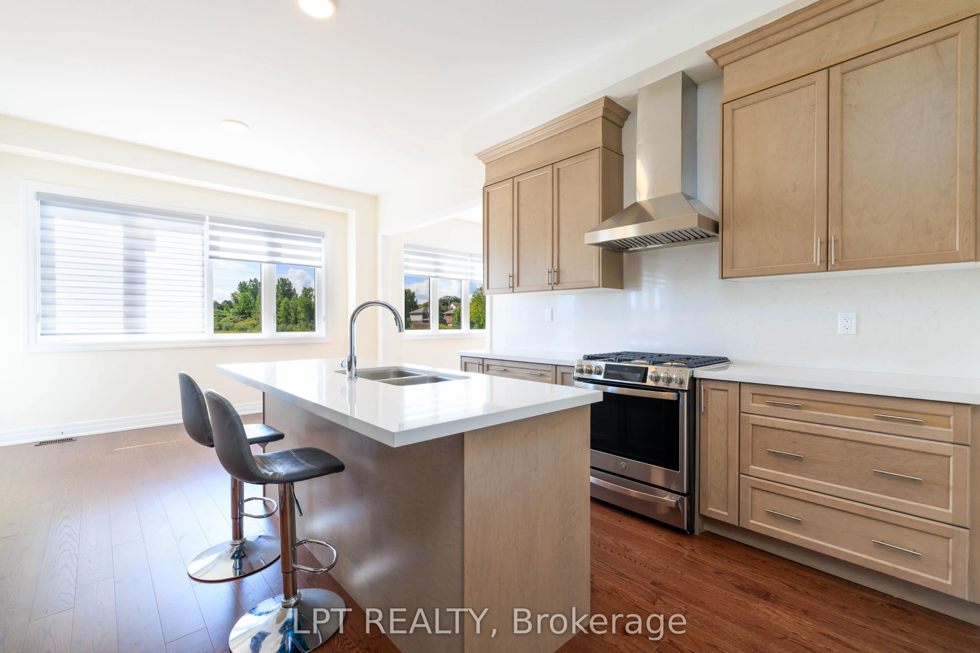 32 Max Bulmer Court