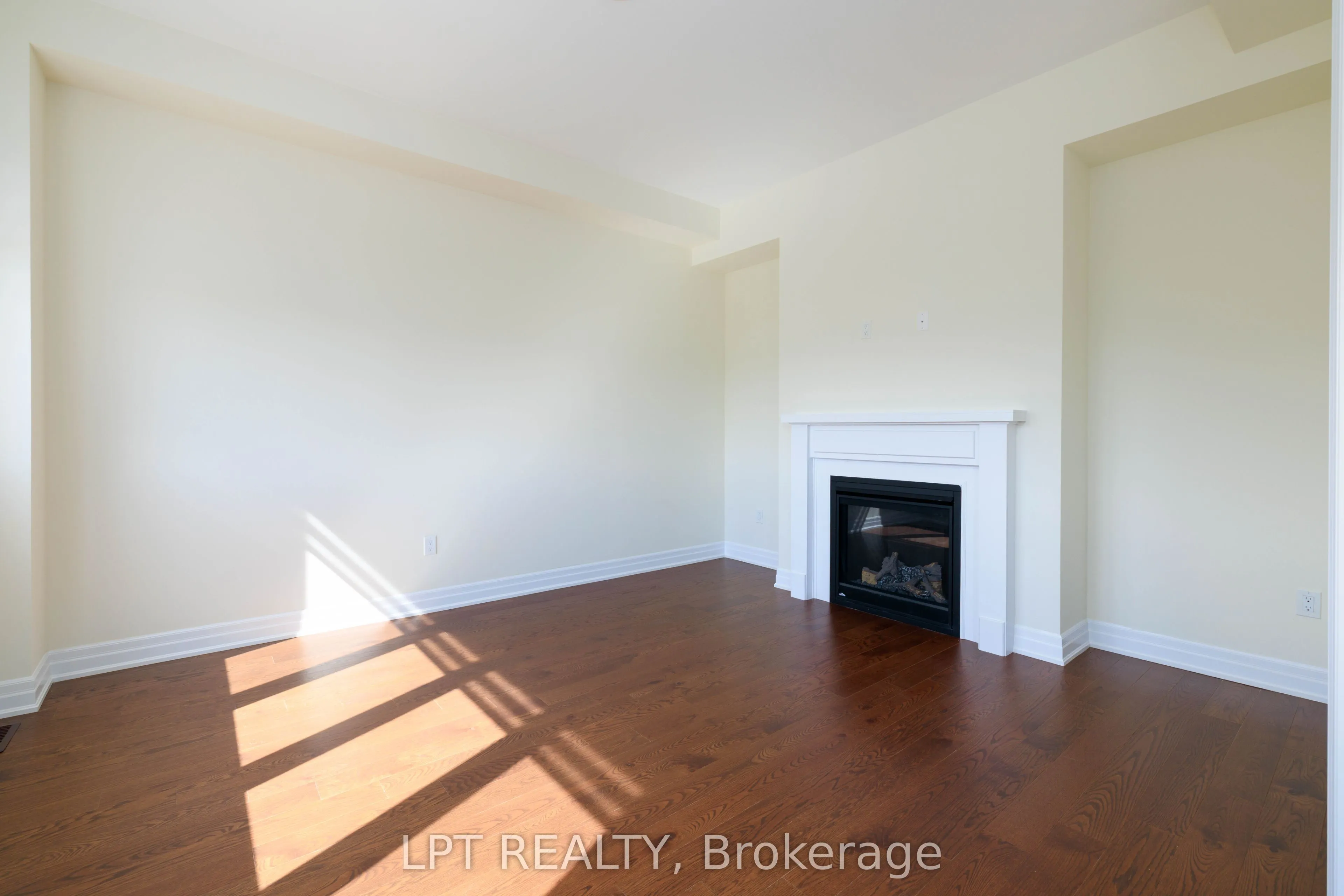 32 Max Bulmer Court