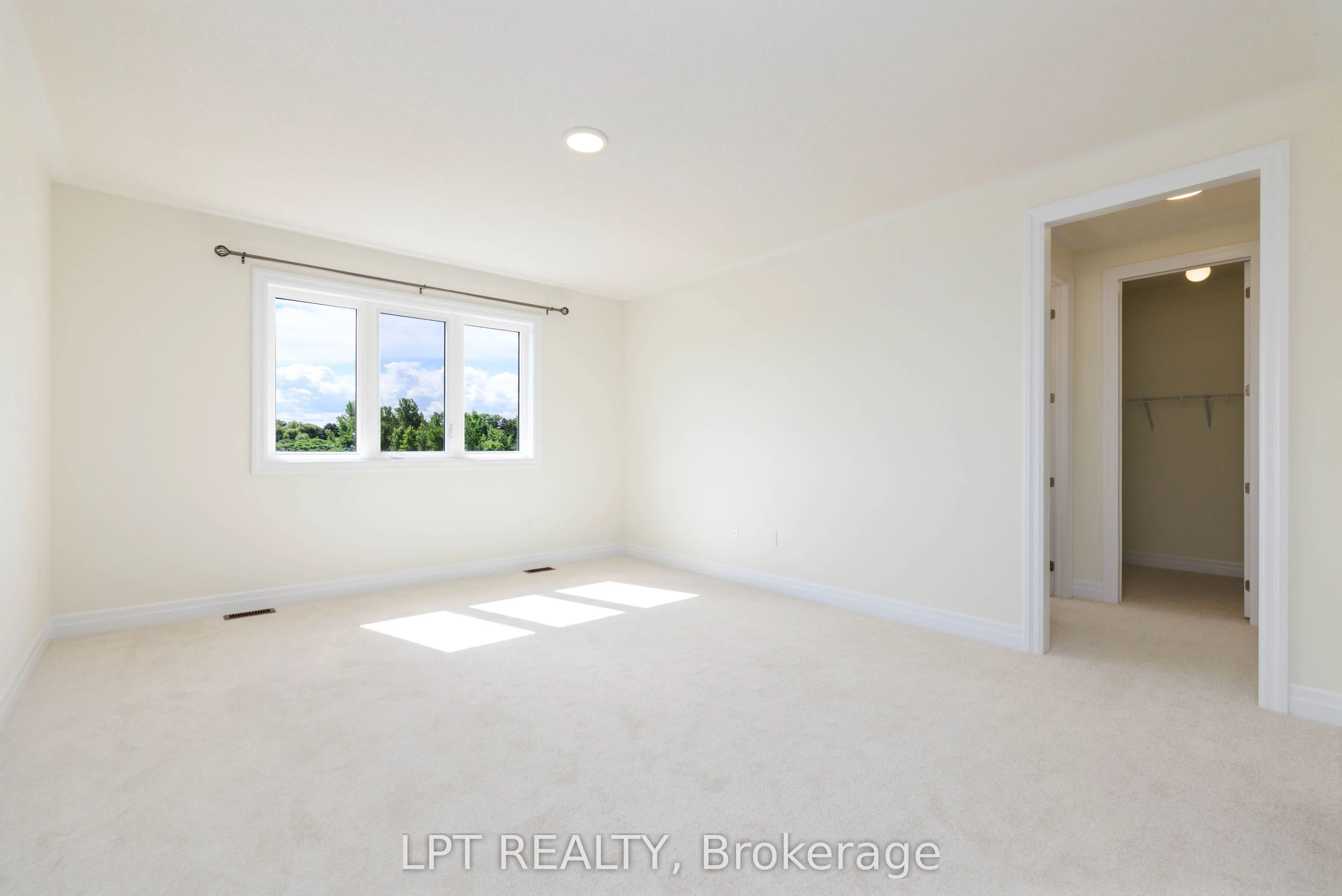 32 Max Bulmer Court