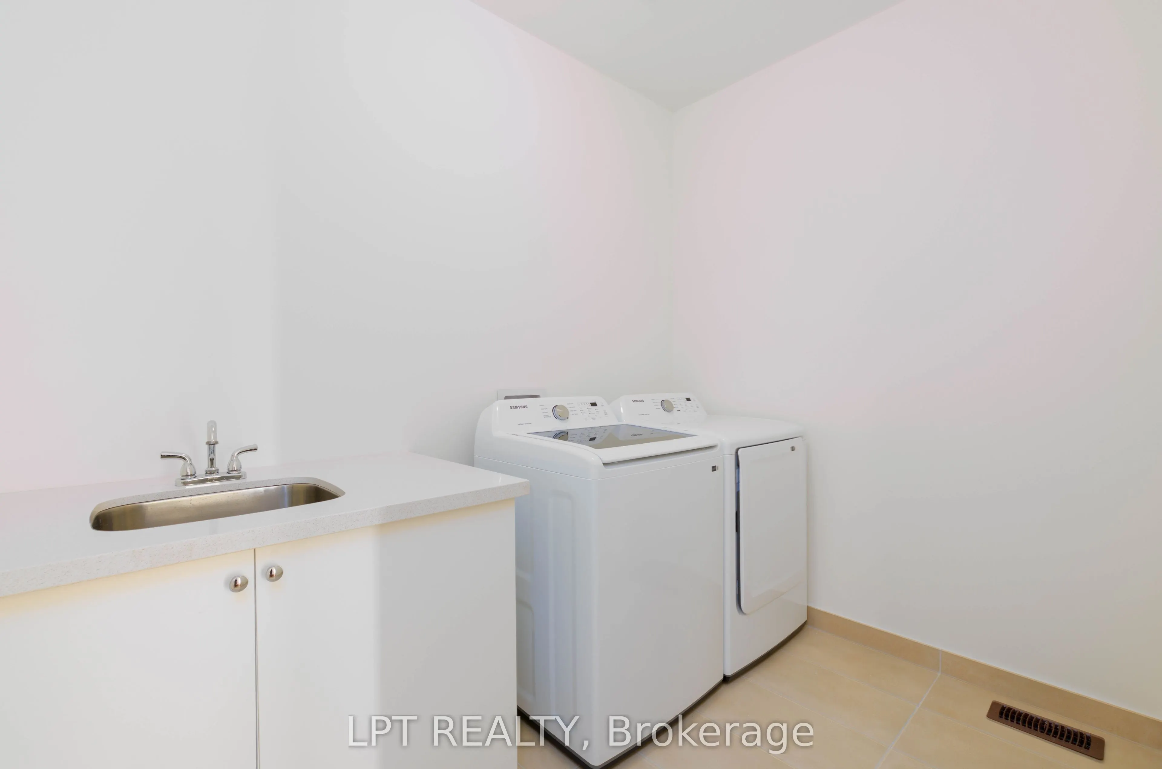 32 Max Bulmer Court