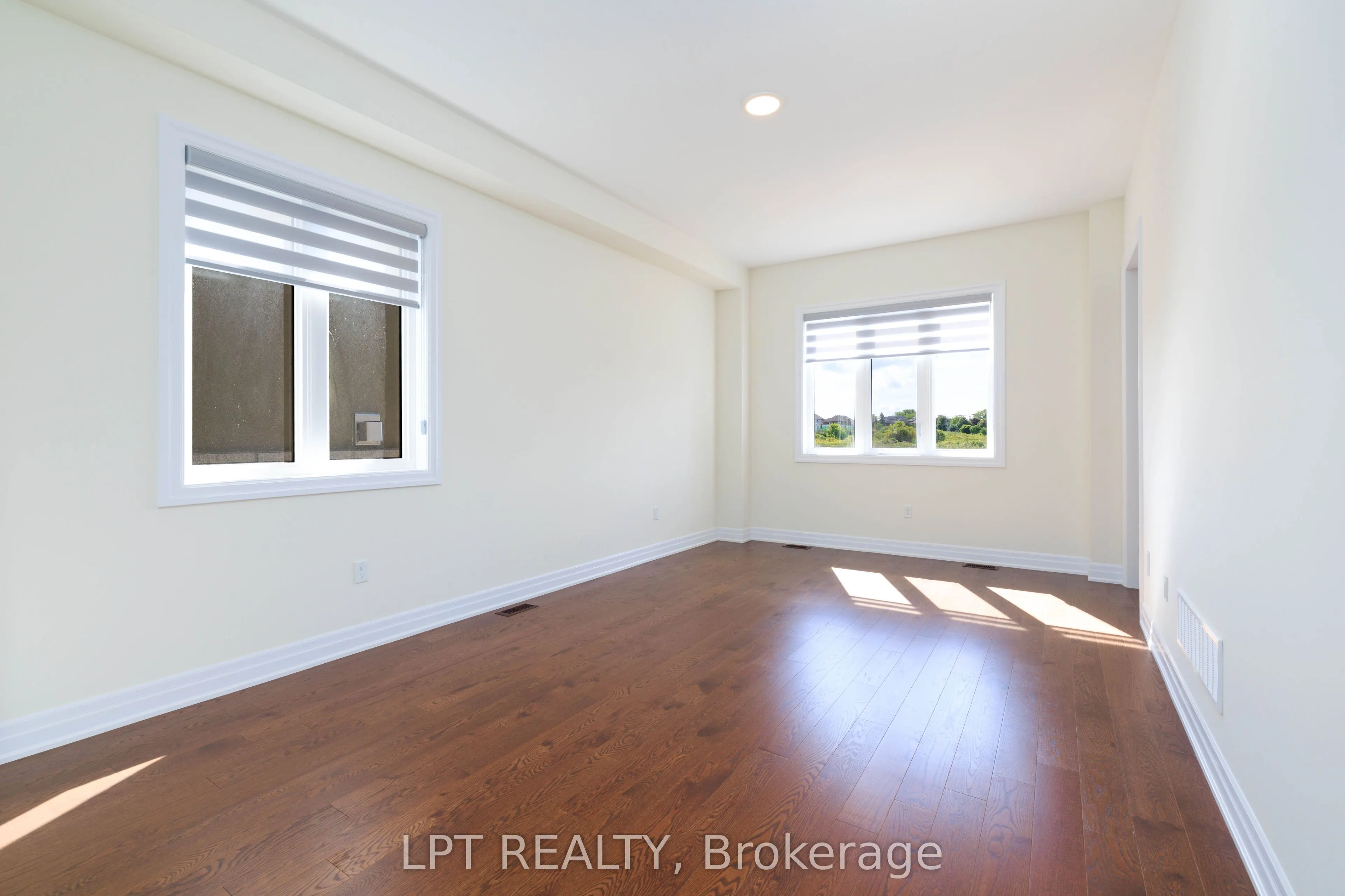 32 Max Bulmer Court