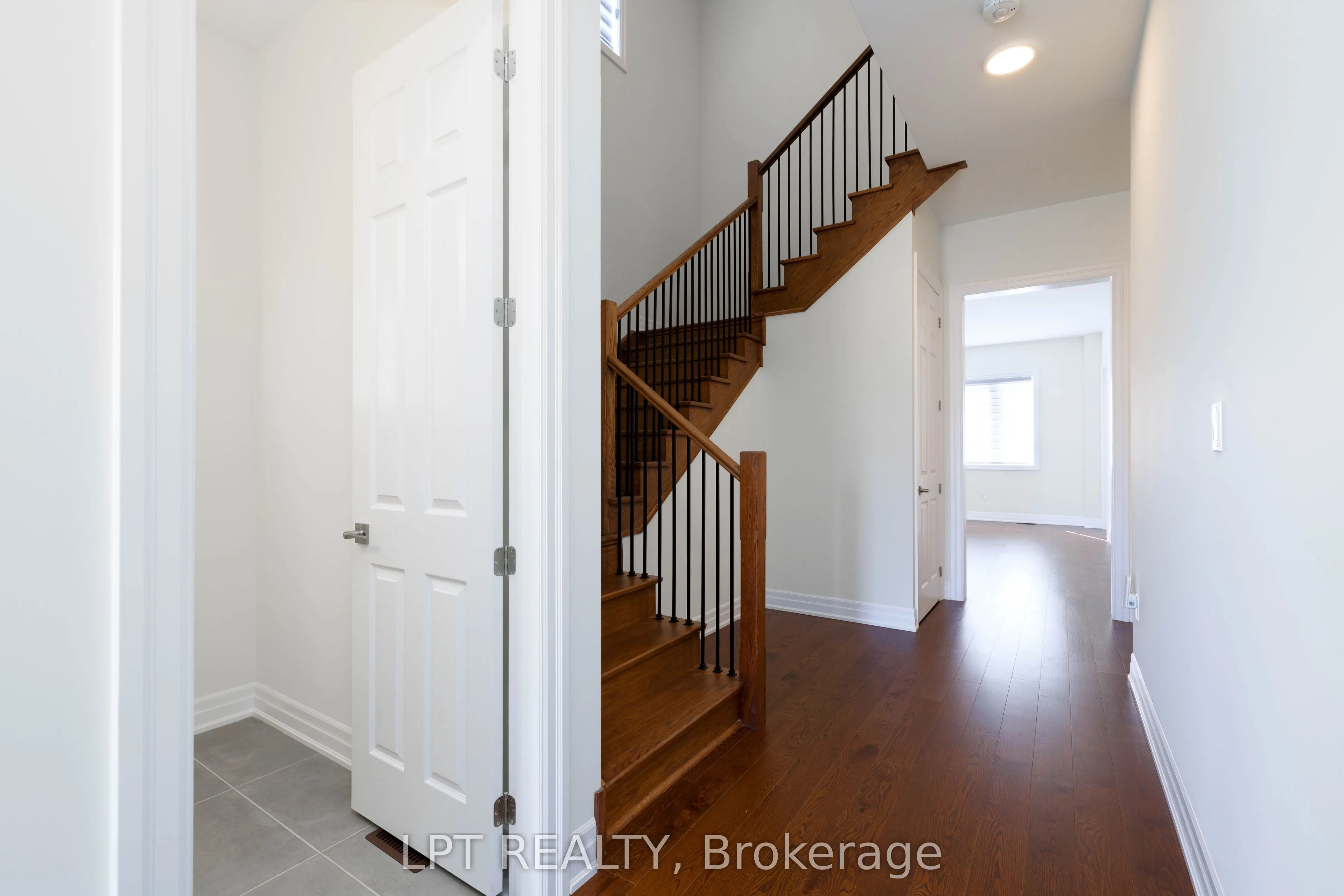 32 Max Bulmer Court