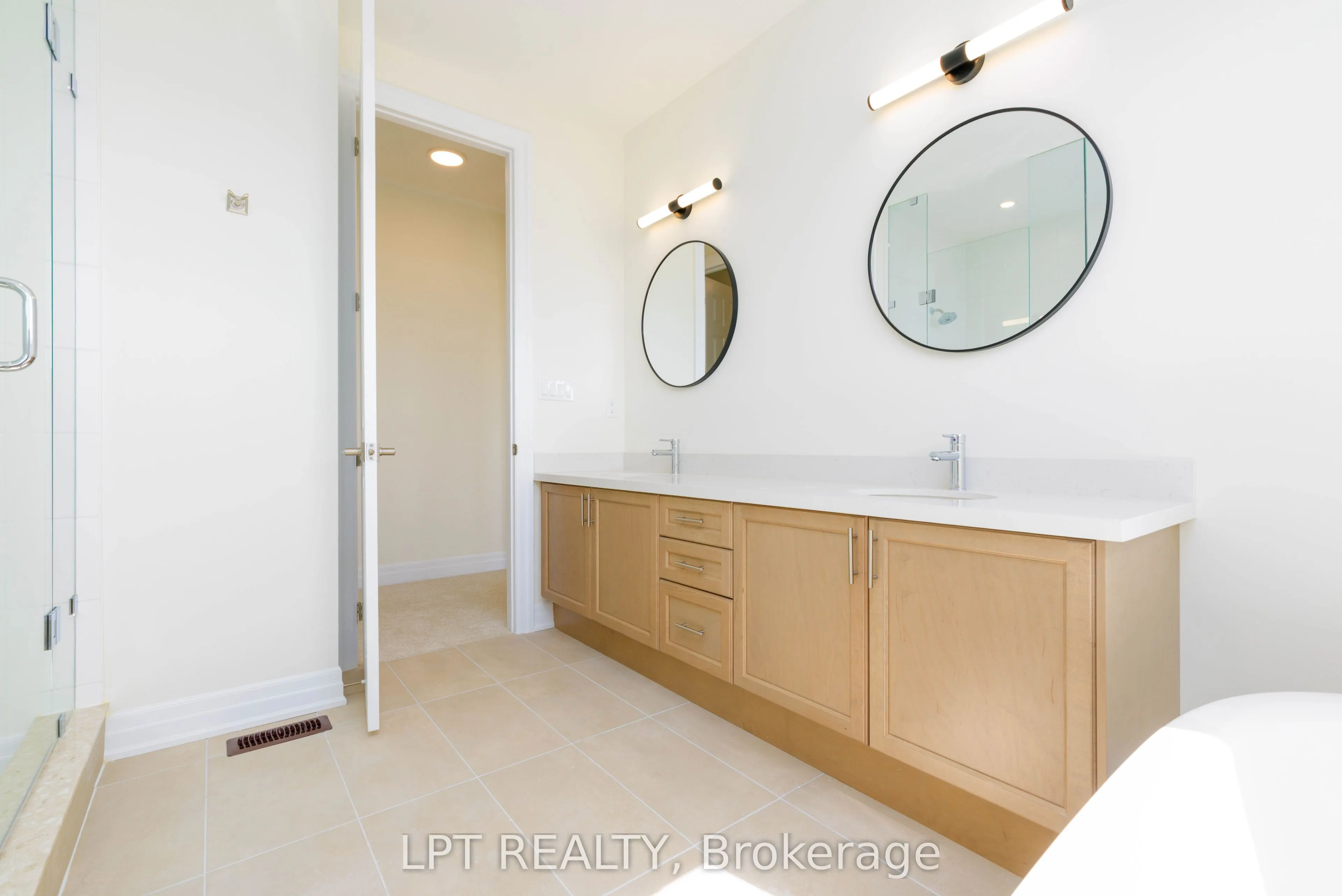 32 Max Bulmer Court