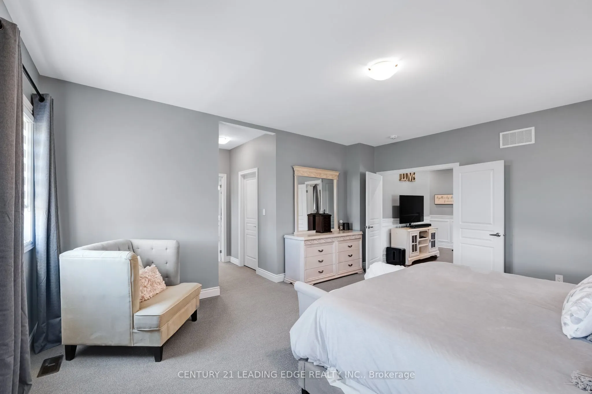 56 Walter Tunny Crescent