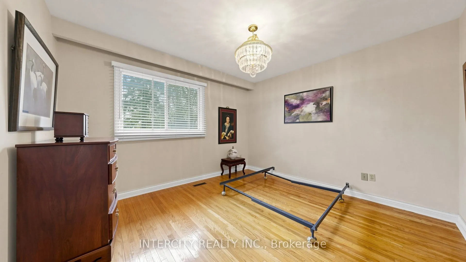 76 Spruce Avenue