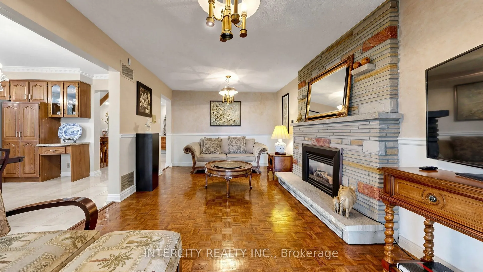 76 Spruce Avenue