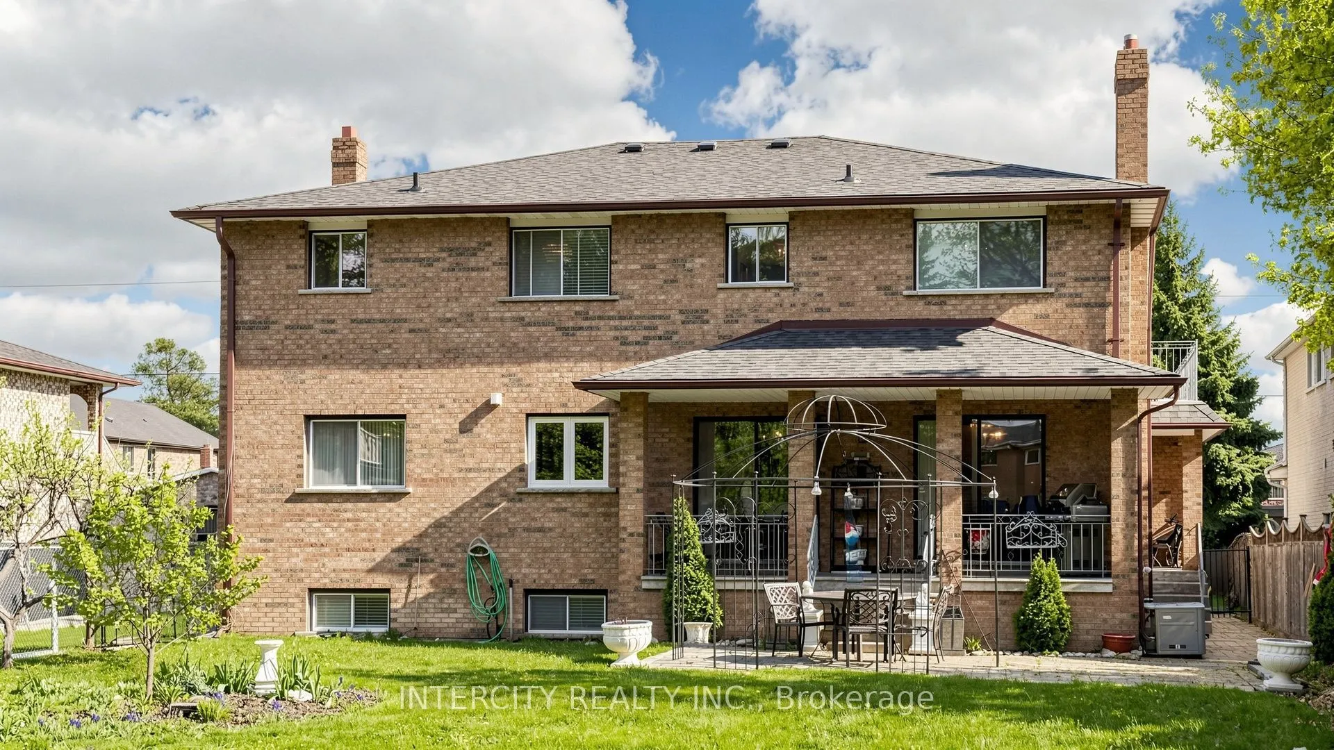 76 Spruce Avenue